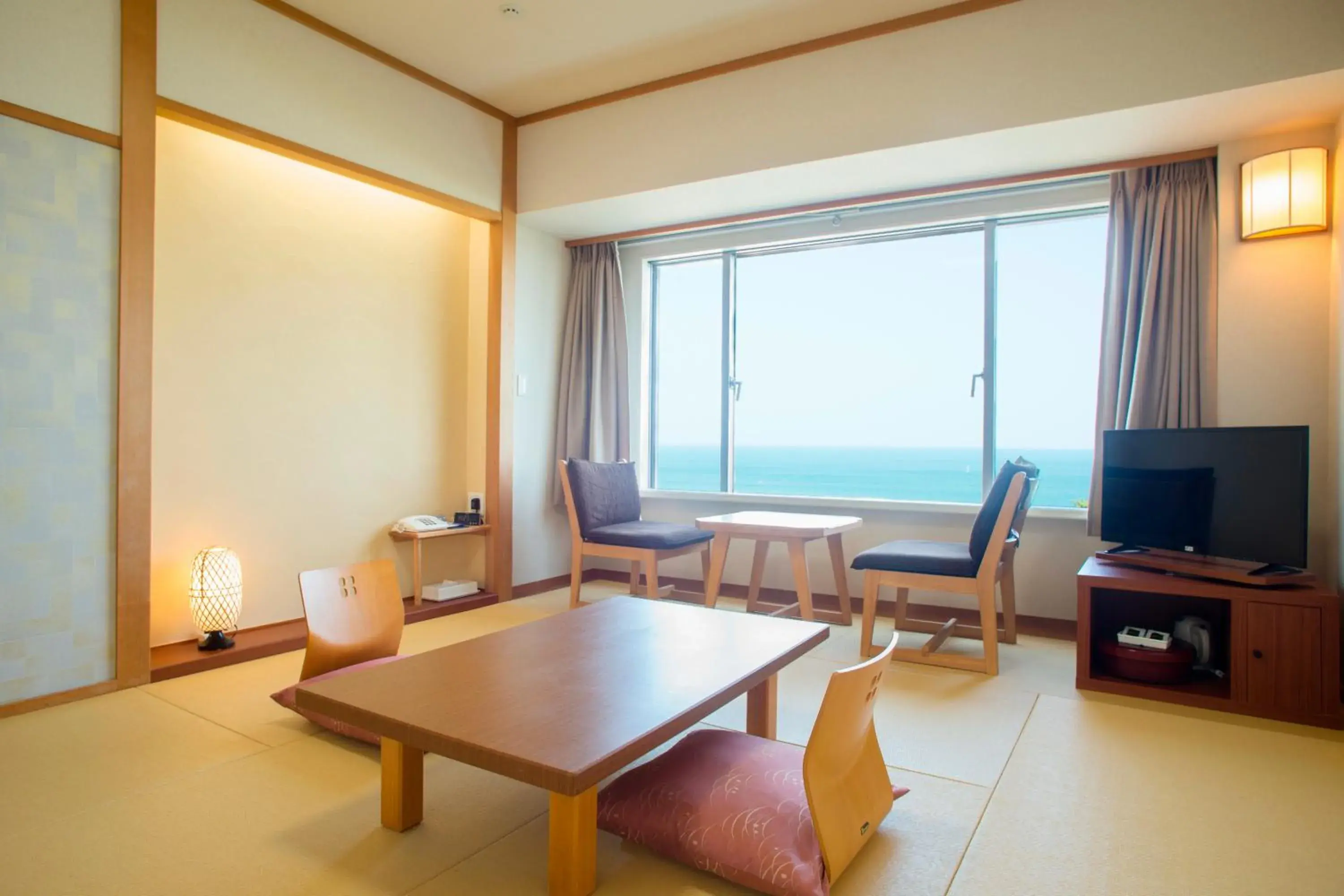 Standard Room with Four Futon Beds and Ocean View - single occupancy in ANA Holiday Inn Resort Miyazaki by IHG Standard Room with Four Futon Beds and Ocean View - single occupancy in ANA Holiday Inn Resort Miyazaki by IHG