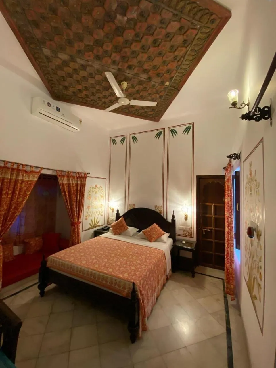 Bed in Mahendra Prakash