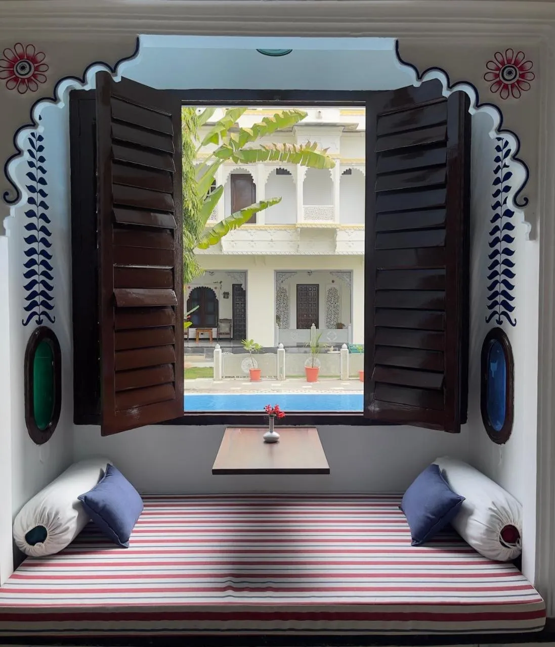 Restaurant/places to eat in Mahendra Prakash