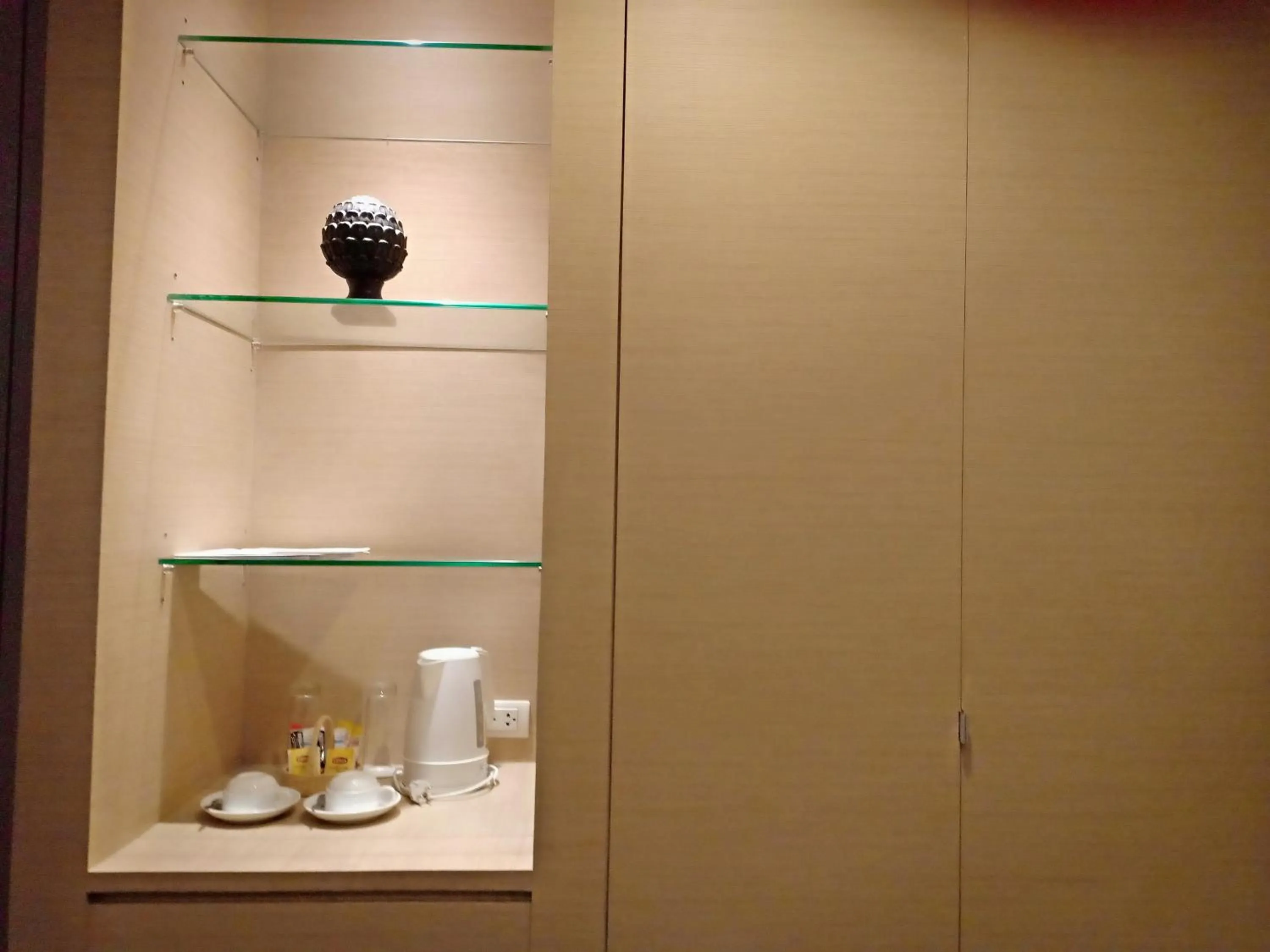 Coffee/tea facilities in Vismaya Suvarnabhumi Hotel