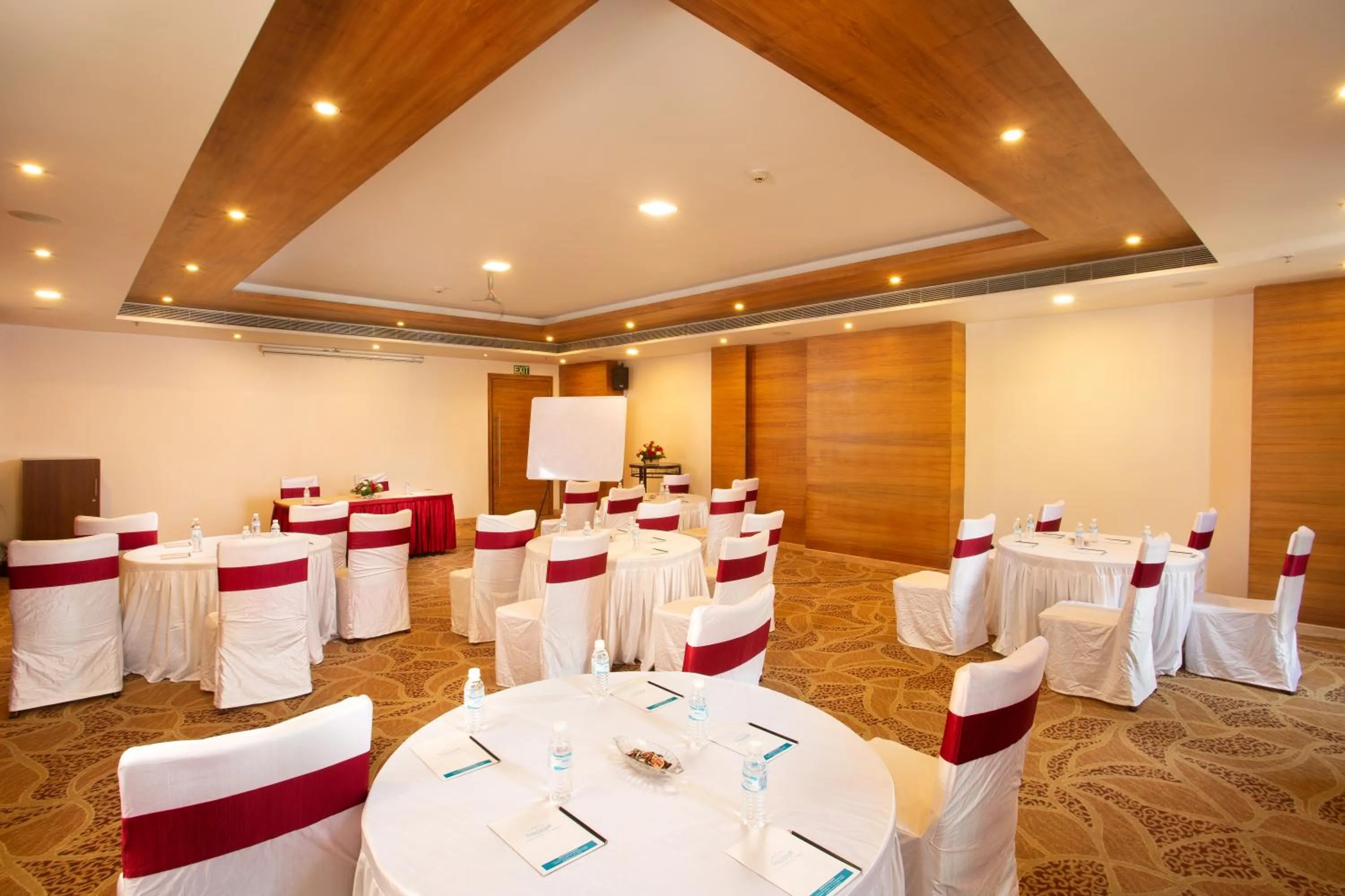 Banquet/Function facilities in Gokulam Park Coimbatore