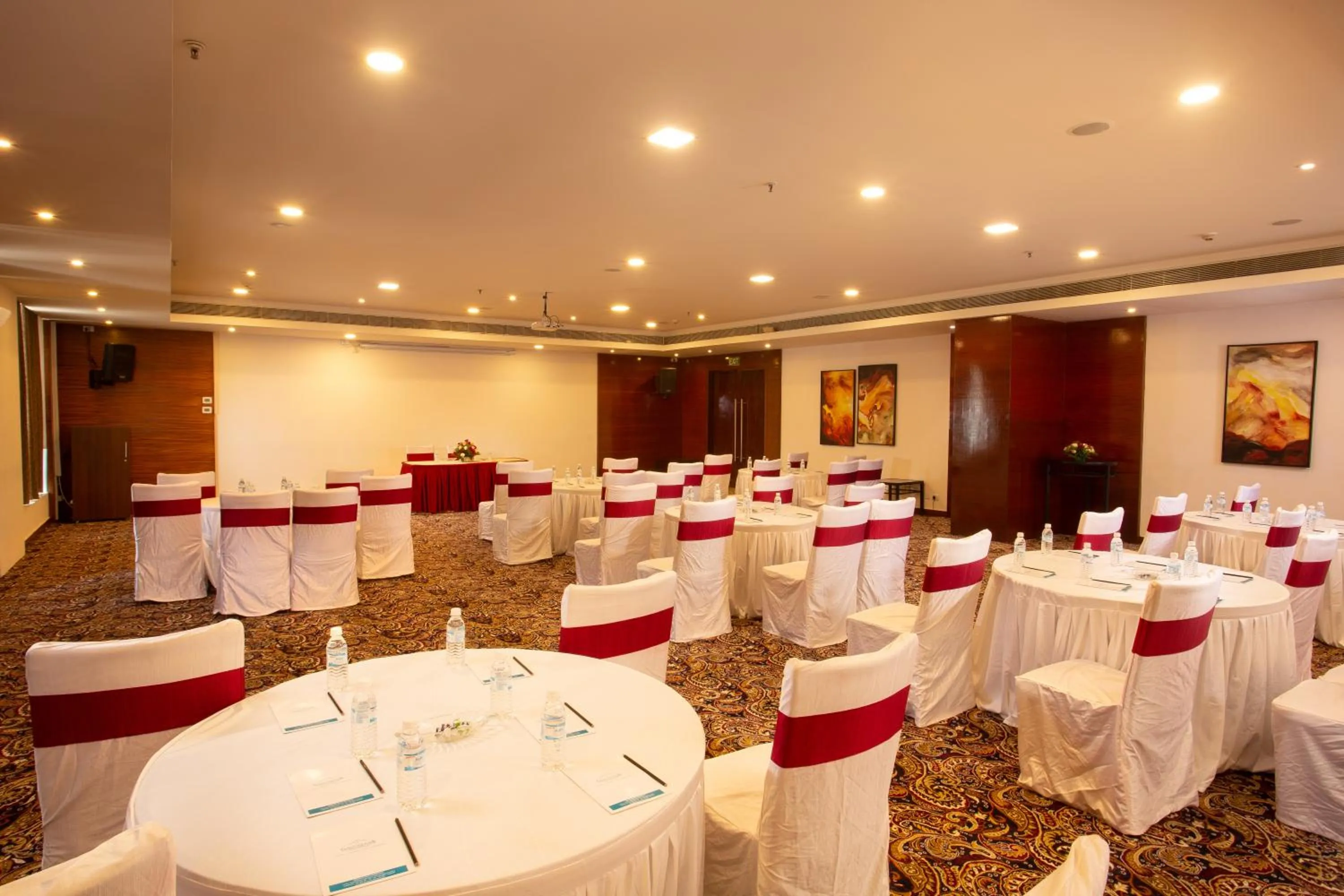 Banquet/Function facilities in Gokulam Park Coimbatore