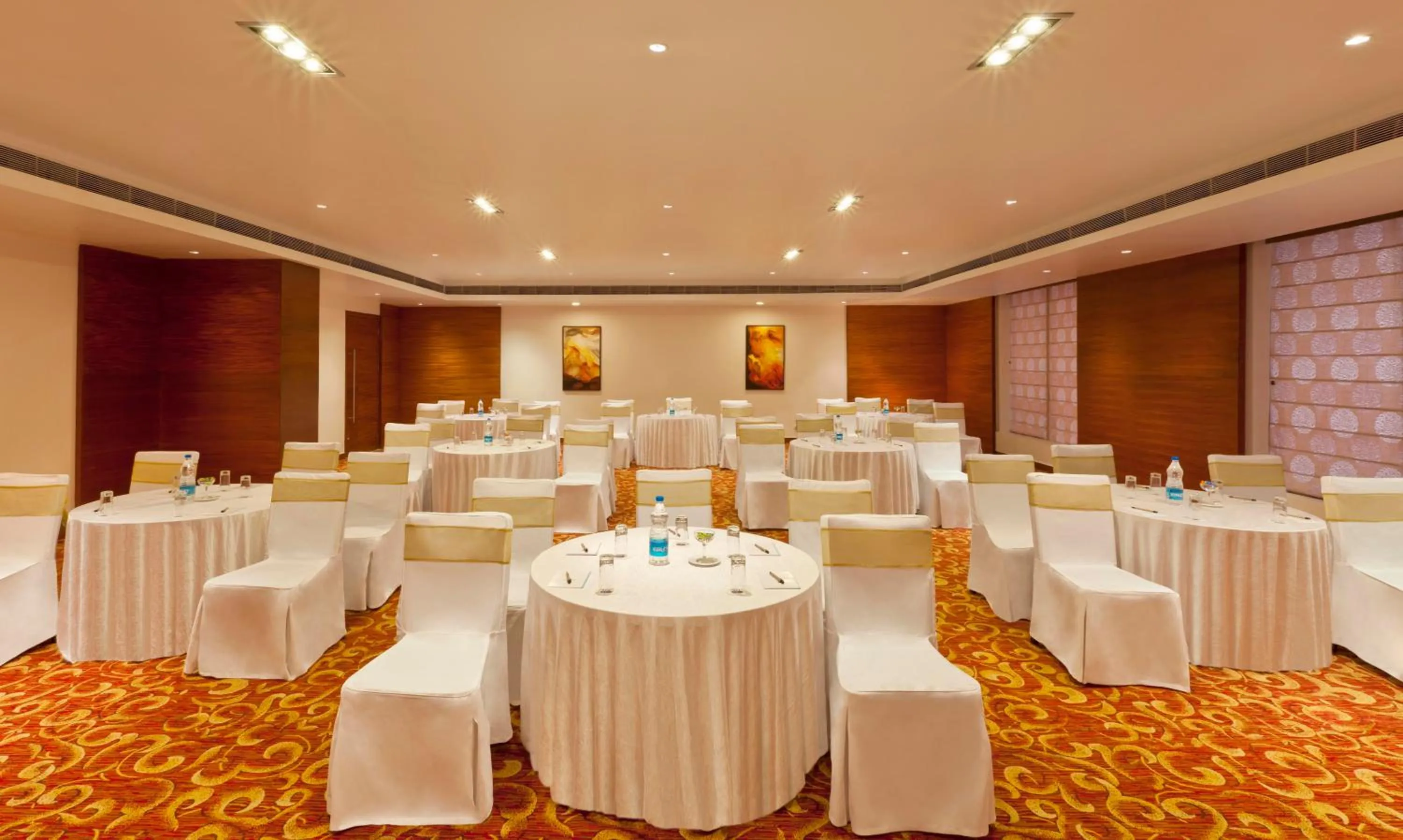 Business facilities in Gokulam Park Coimbatore