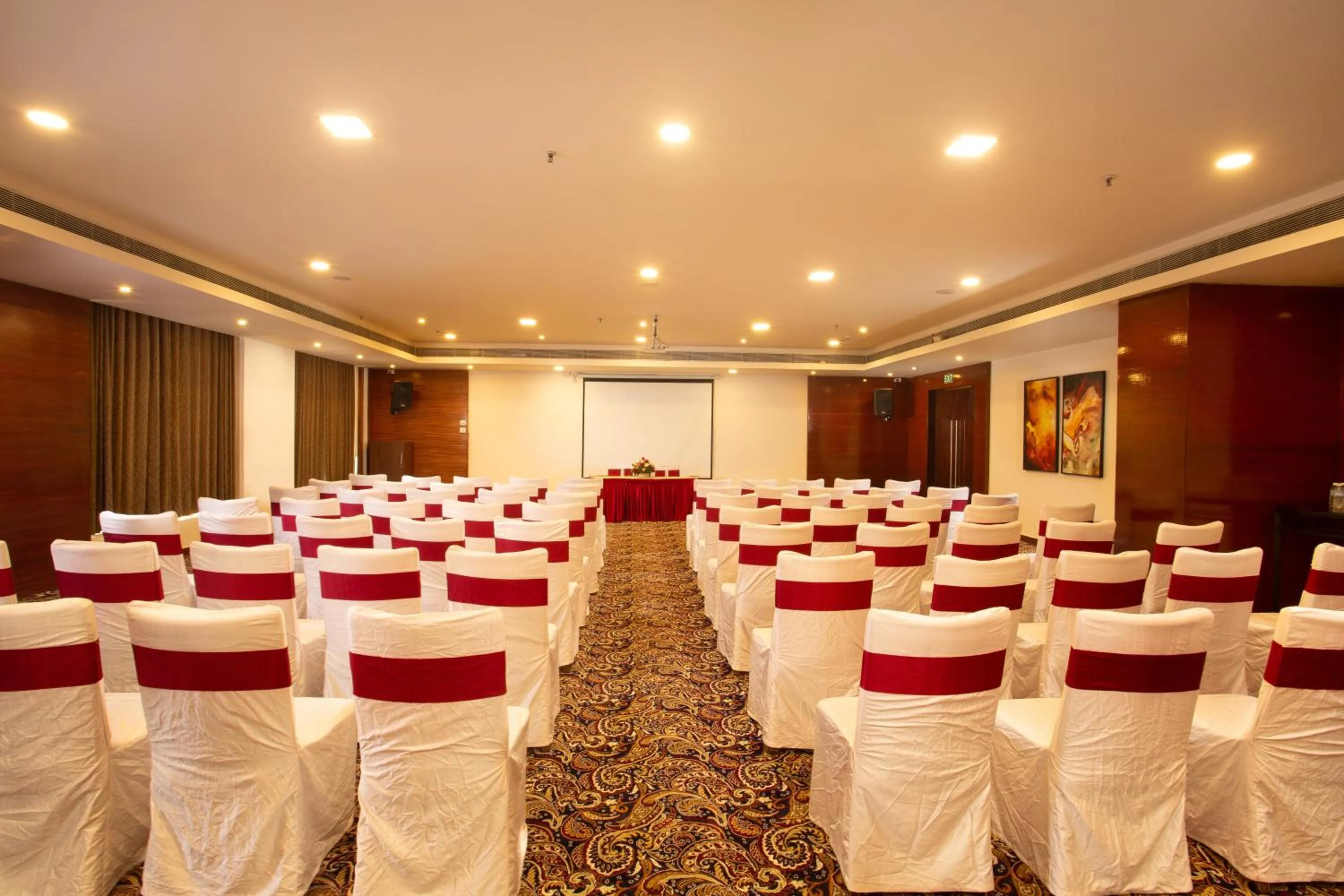 Banquet/Function facilities in Gokulam Park Coimbatore