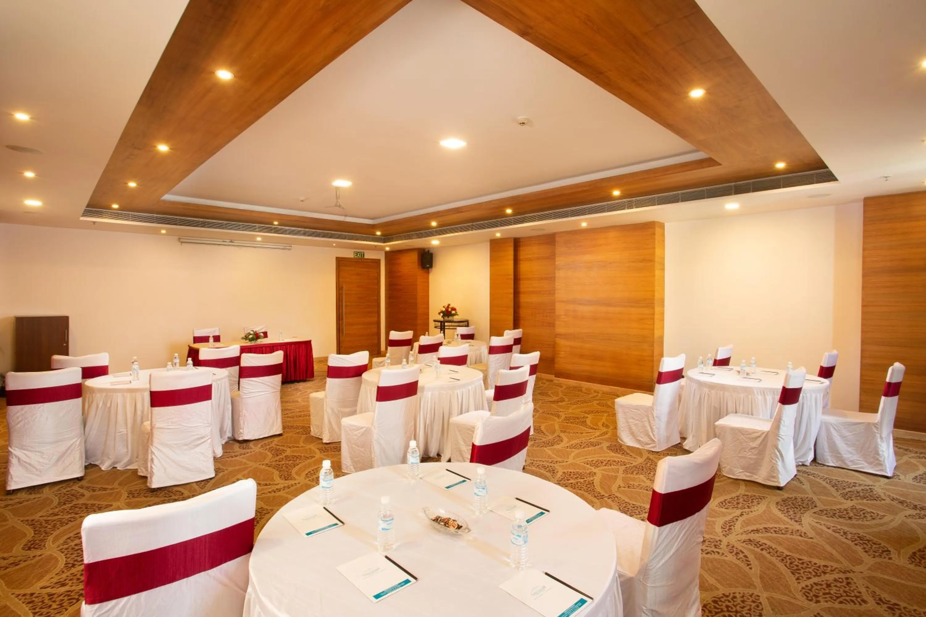 Banquet/Function facilities in Gokulam Park Coimbatore