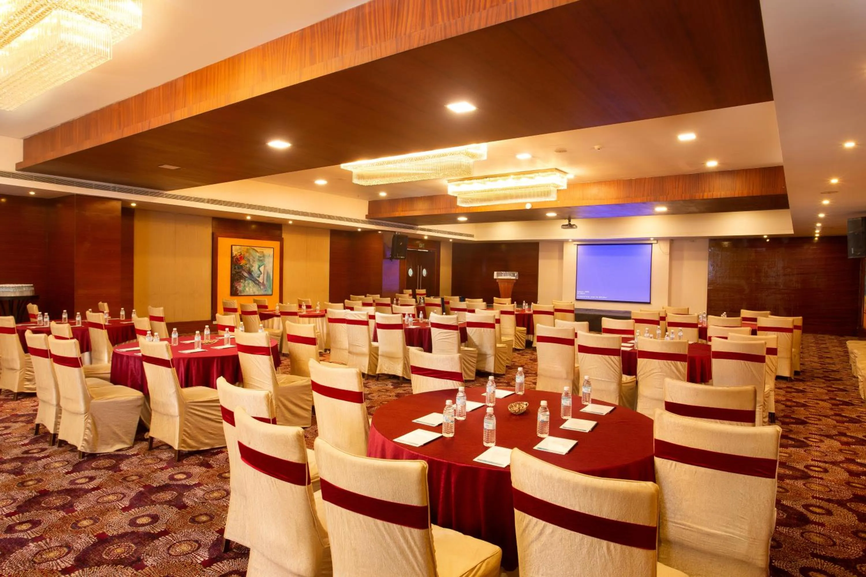 Banquet/Function facilities in Gokulam Park Coimbatore