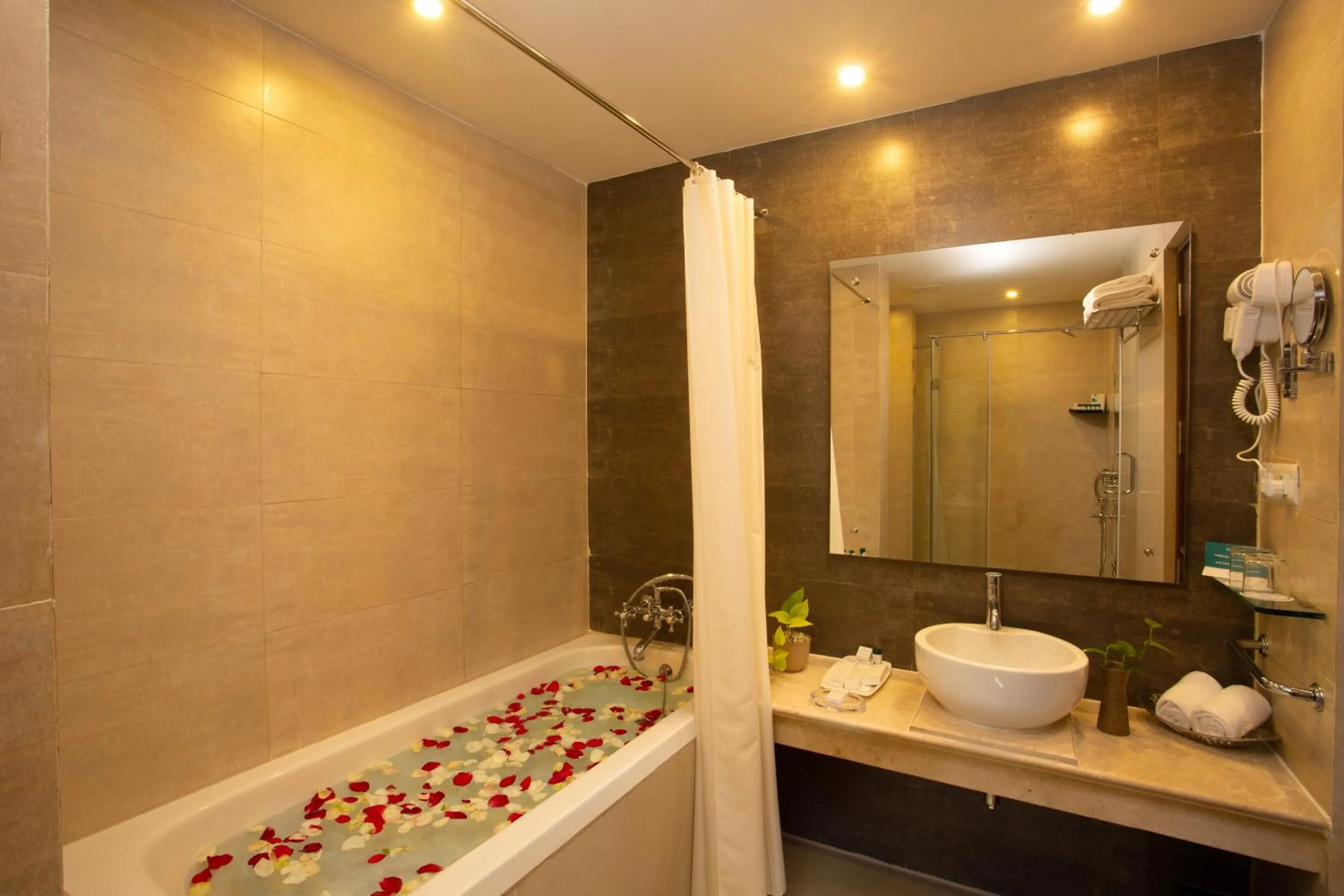 Bath in Gokulam Park Coimbatore