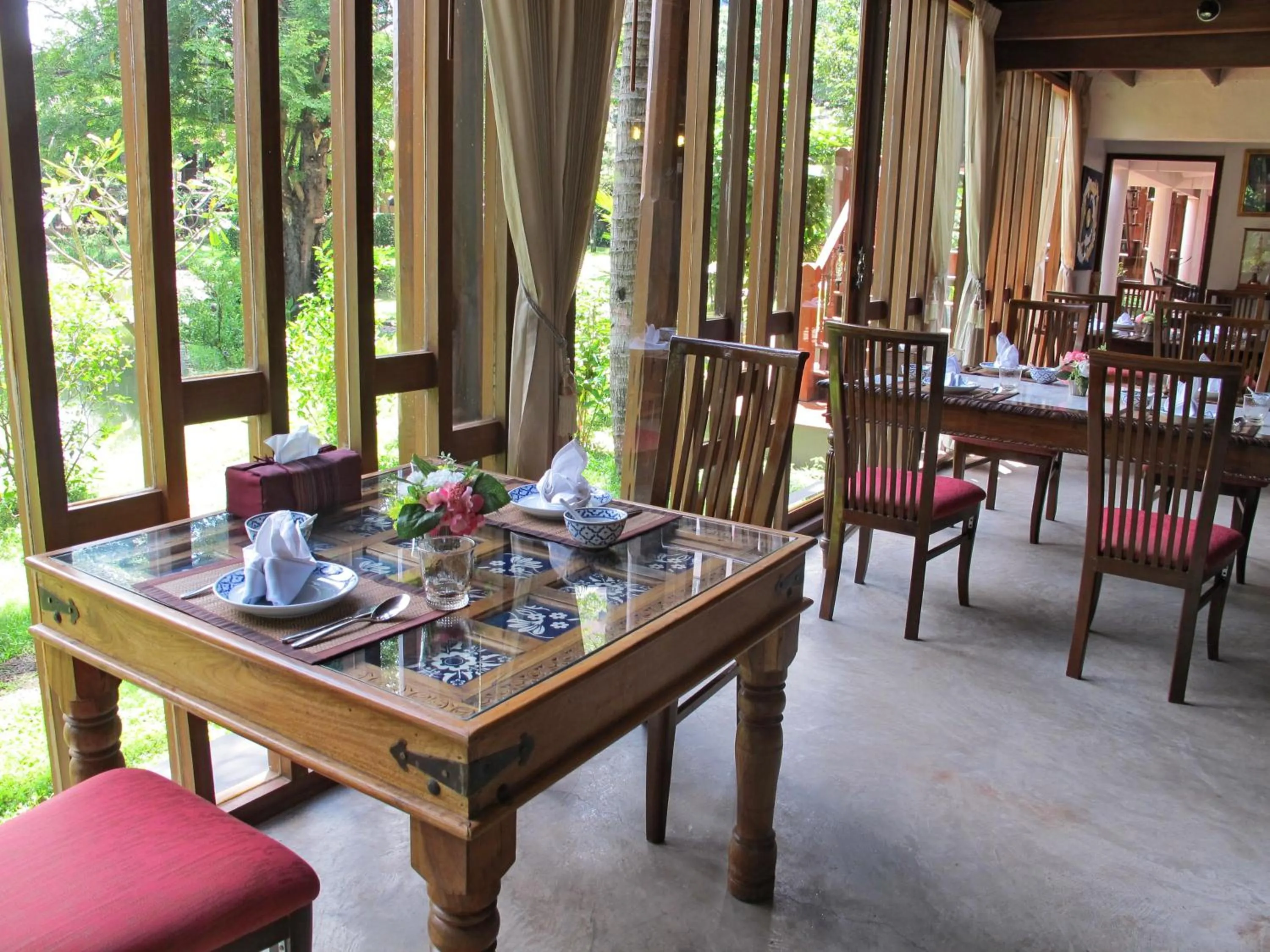 Restaurant/places to eat in Dhabkwan Resort