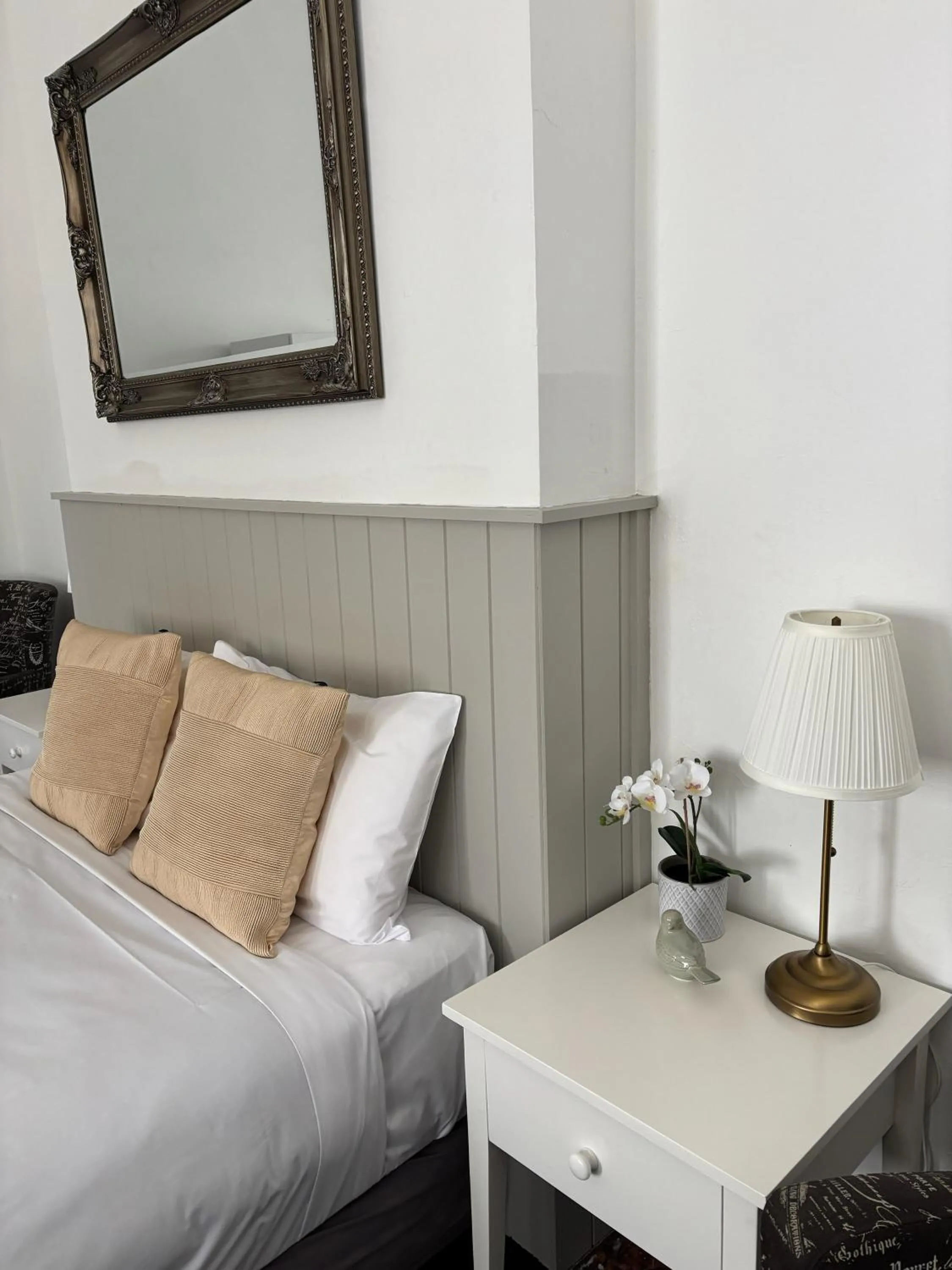 Bed in Finley Country Club Hotel Motel