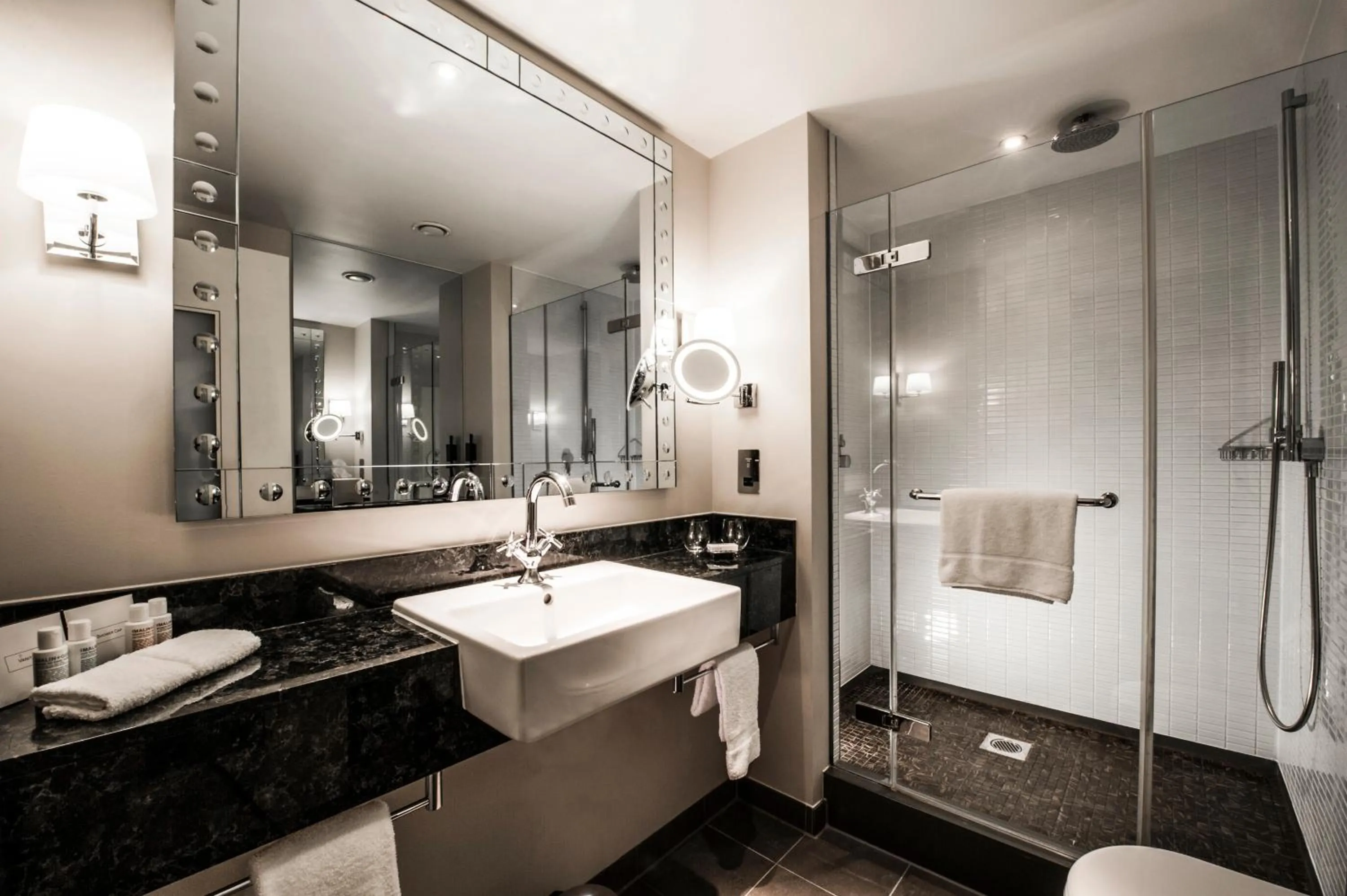 Bathroom in The Prince Akatoki London