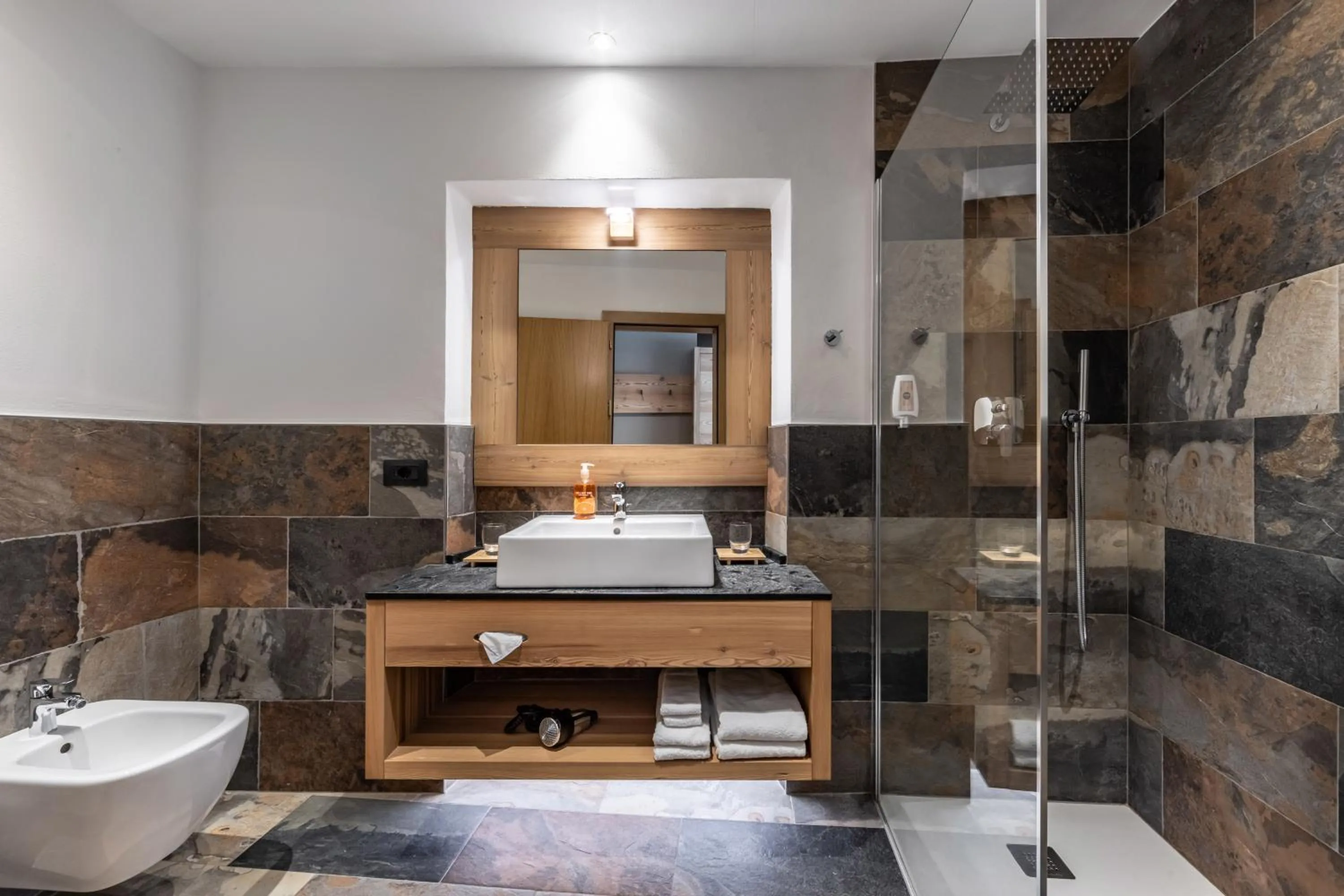 Shower in Hotel Vittoria - Ricarica l'anima