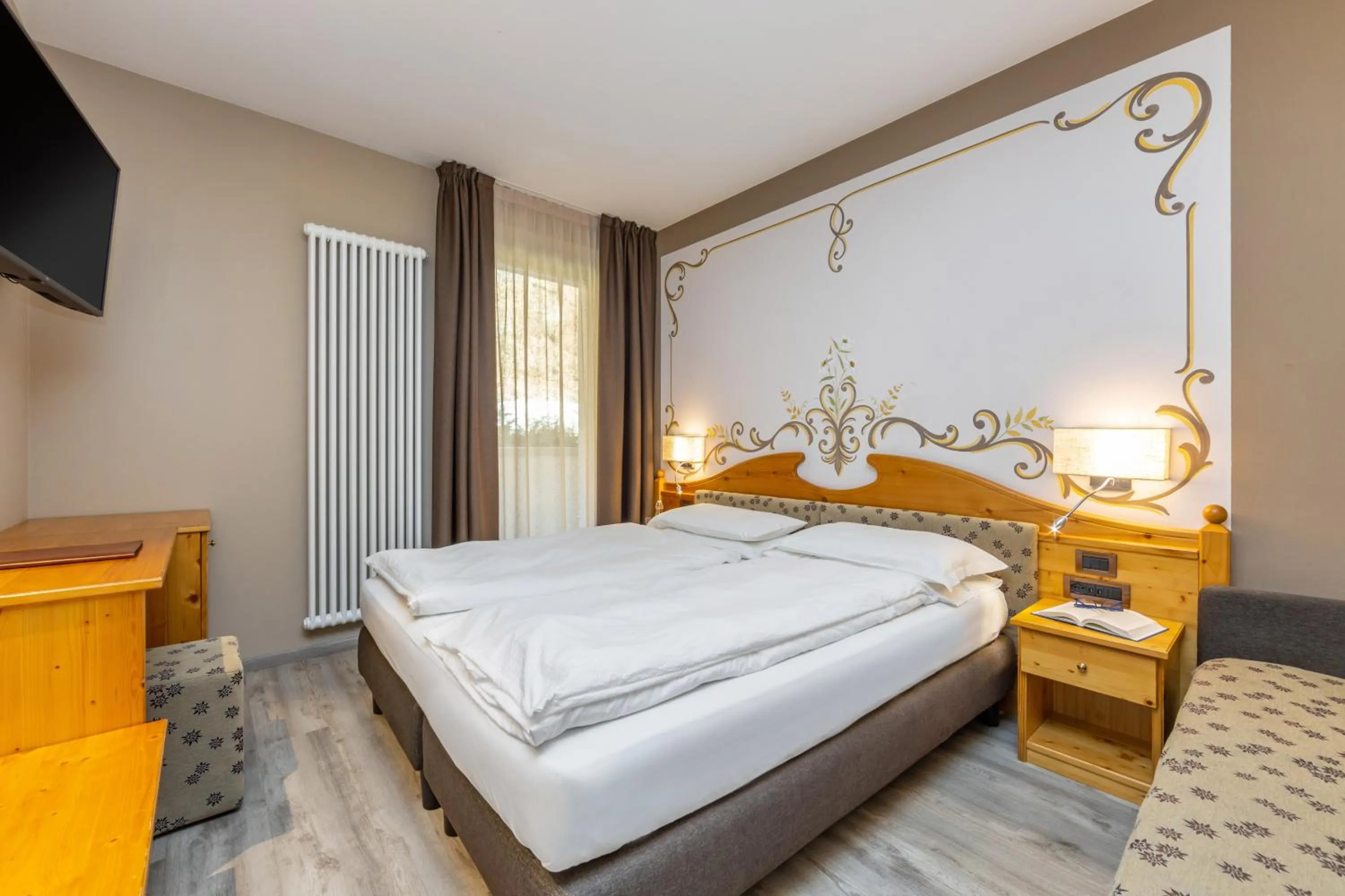 Bedroom, Bed in Hotel Vittoria - Ricarica l'anima