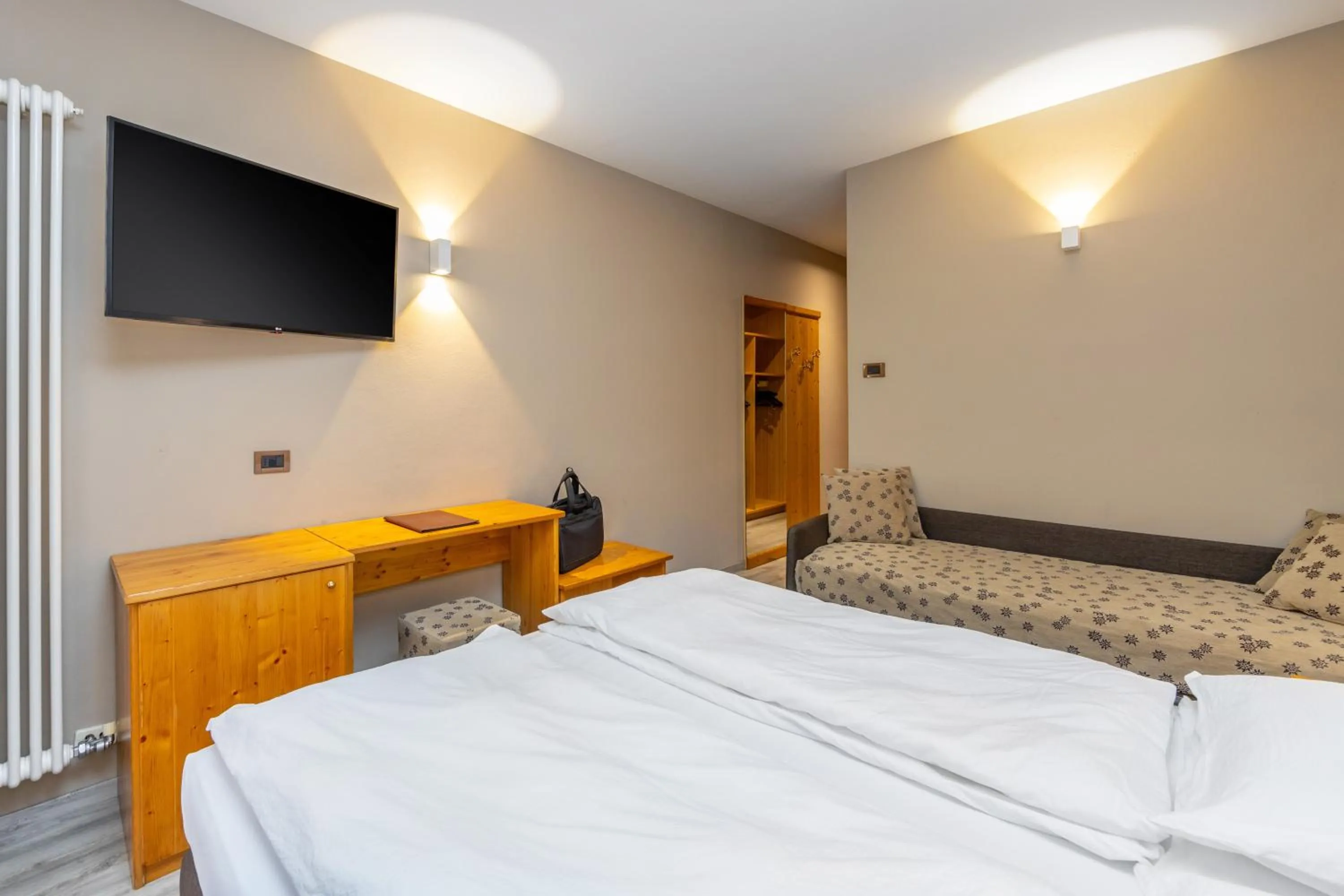 Photo of the whole room, Bed in Hotel Vittoria - Ricarica l'anima