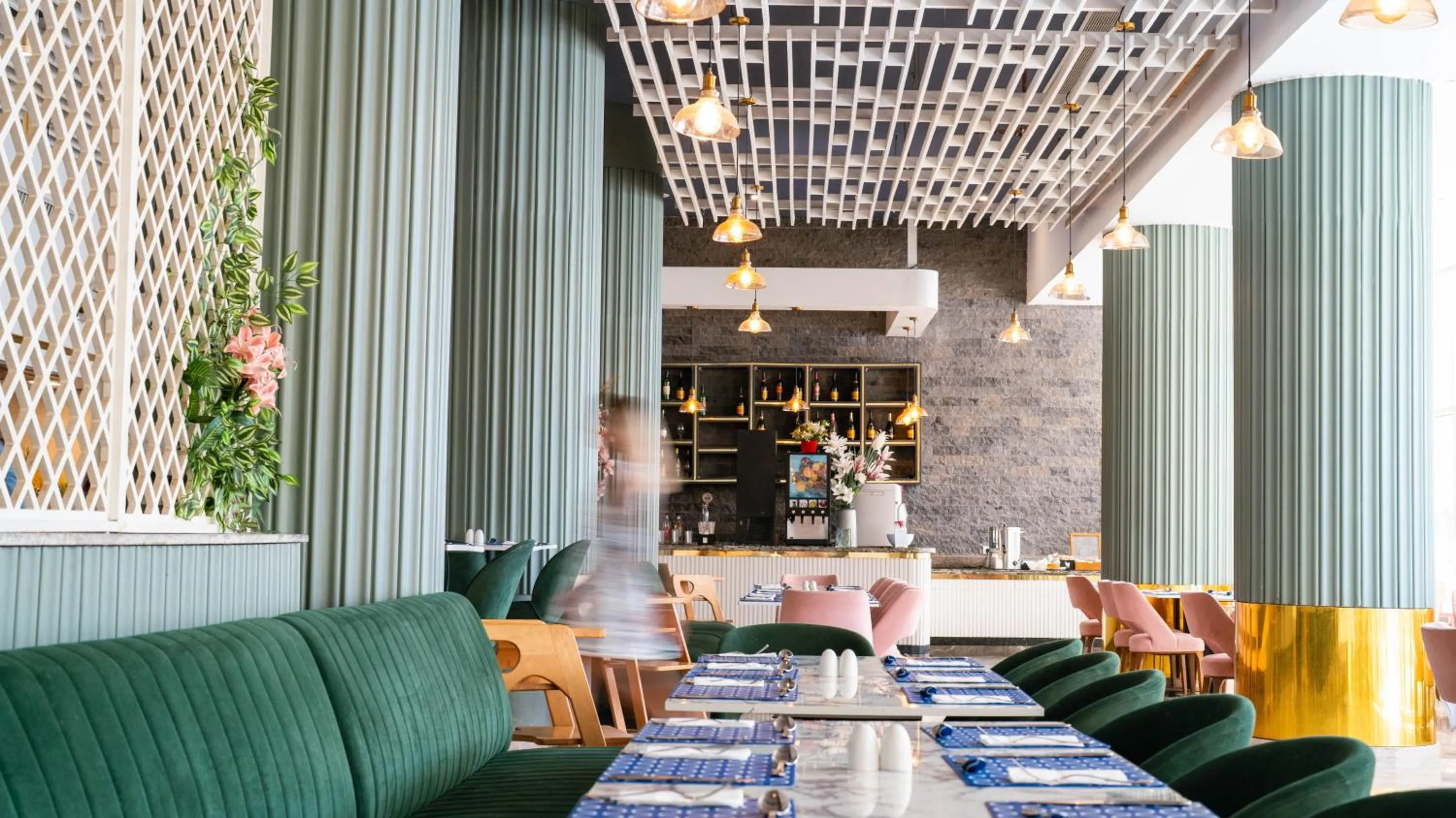 Restaurant/places to eat in Bellagio Beach Resort & Spa