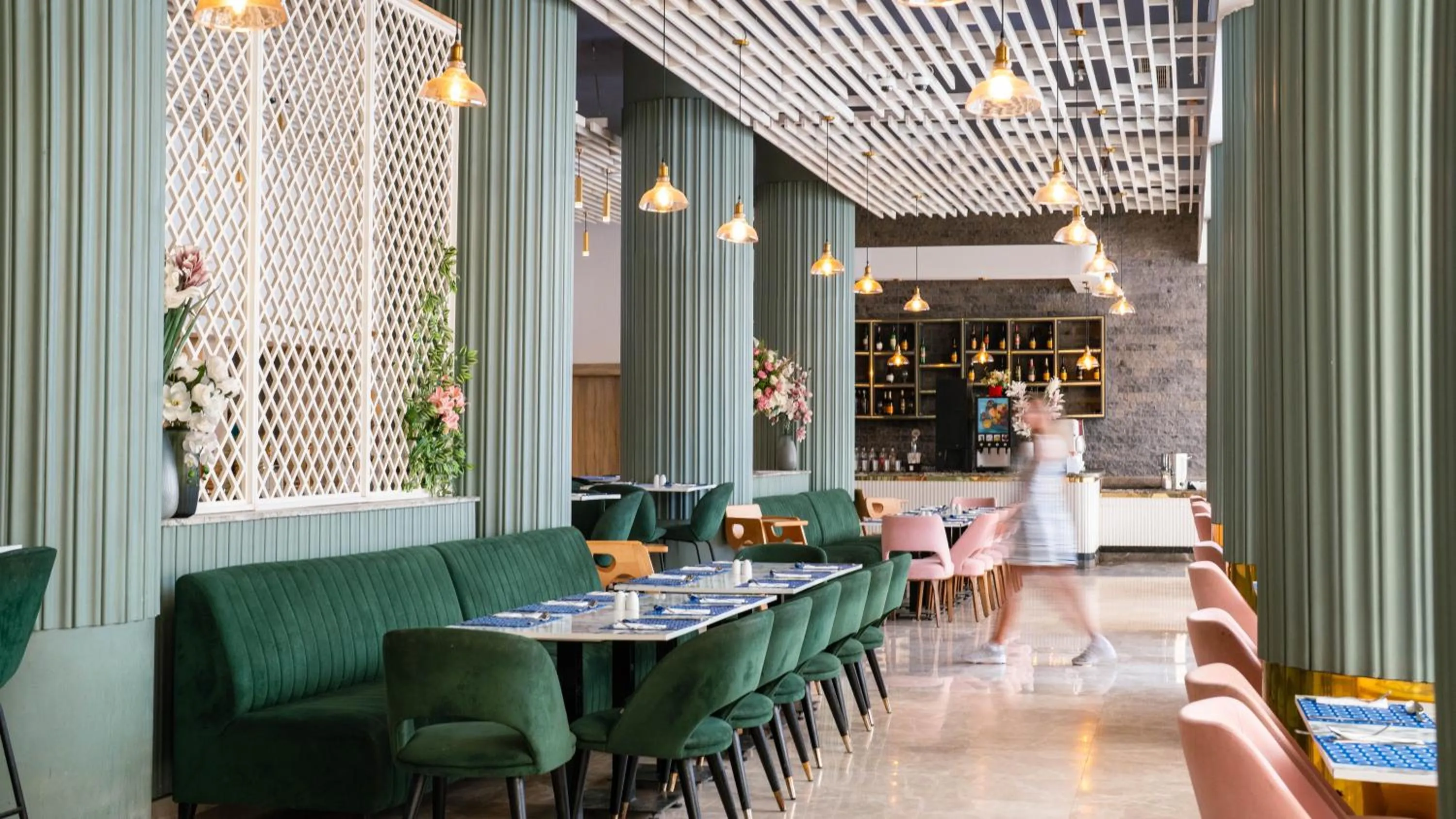 Restaurant/places to eat in Bellagio Beach Resort & Spa