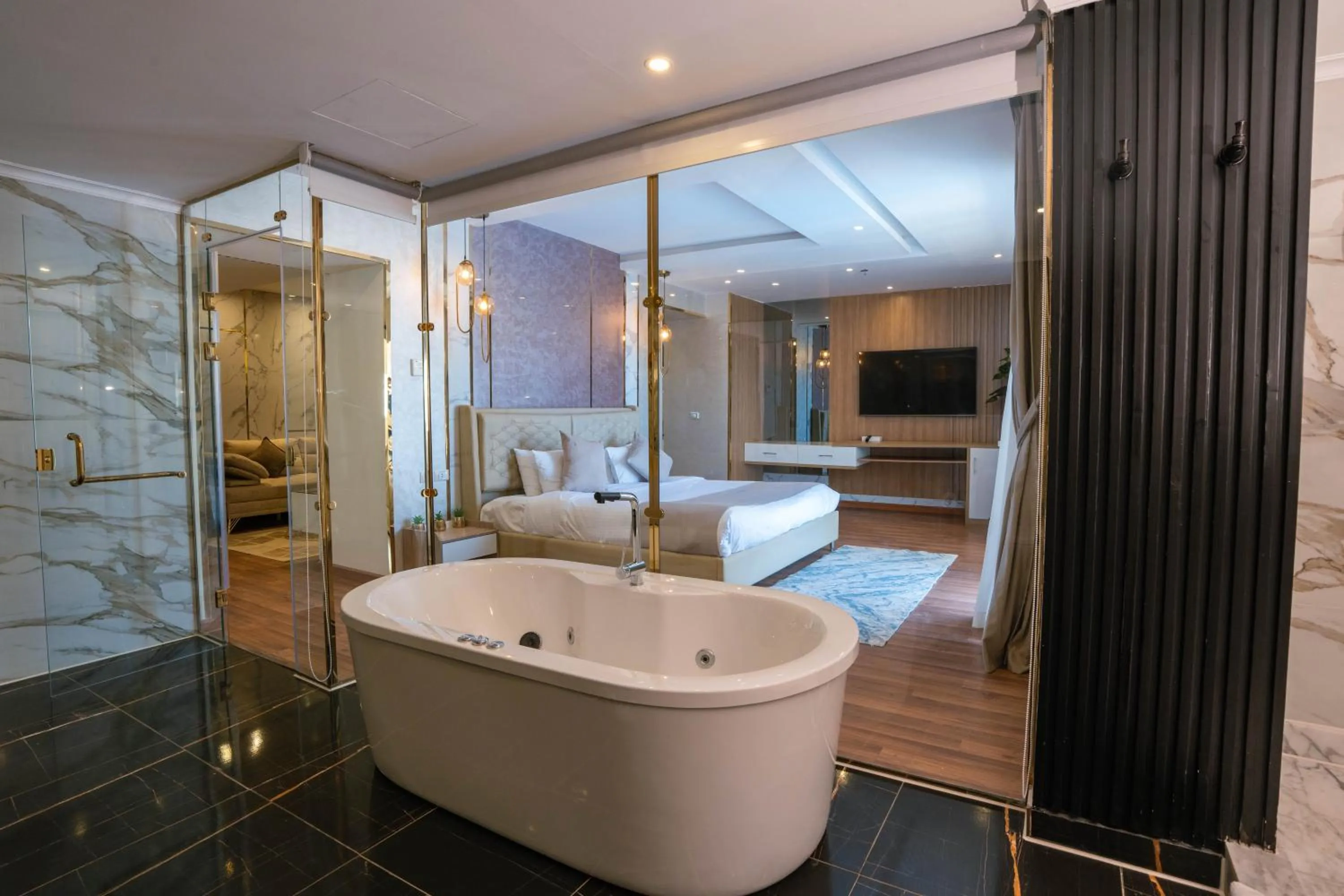 Shower in Bellagio Beach Resort & Spa