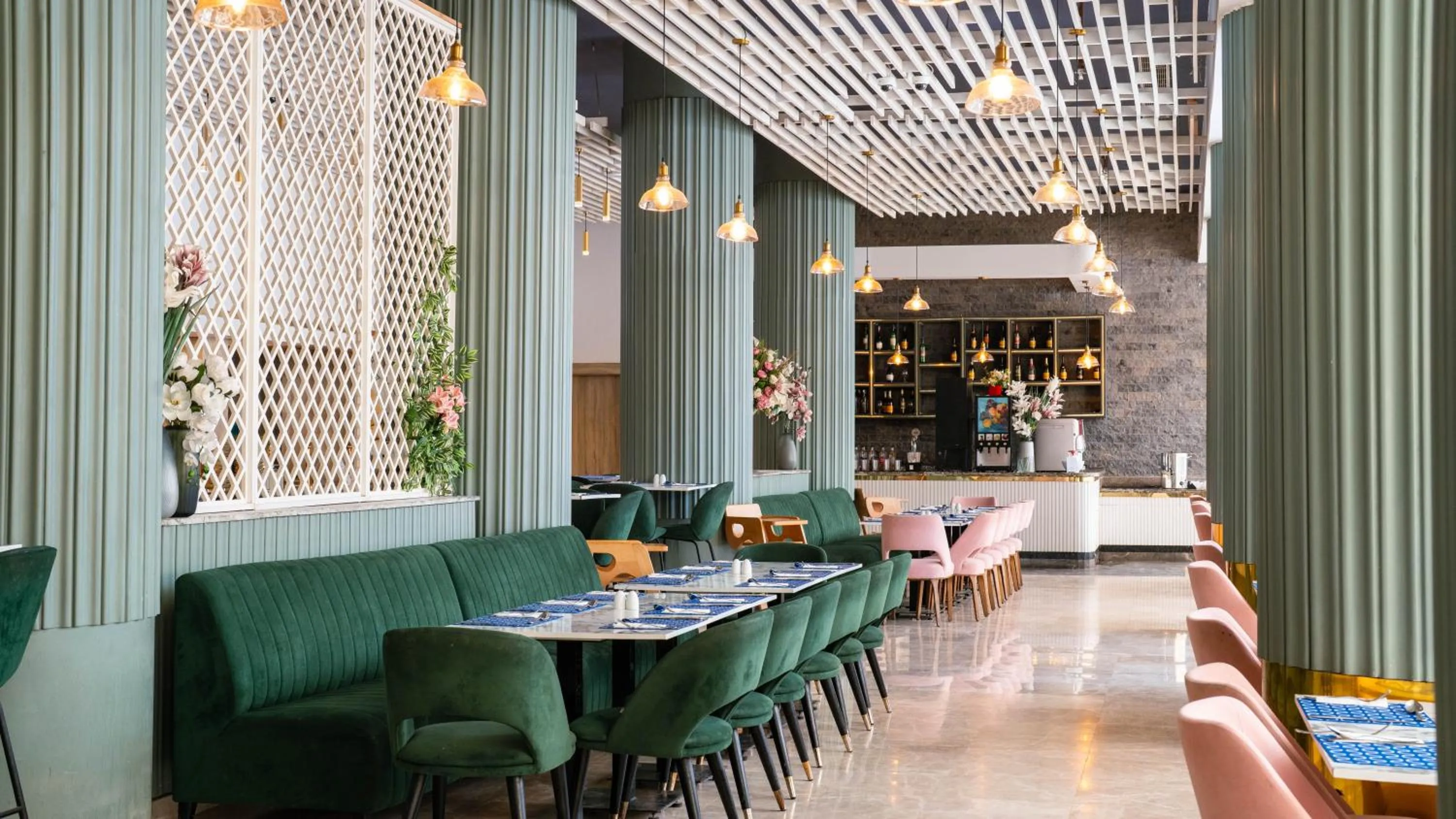 Restaurant/places to eat in Bellagio Beach Resort & Spa