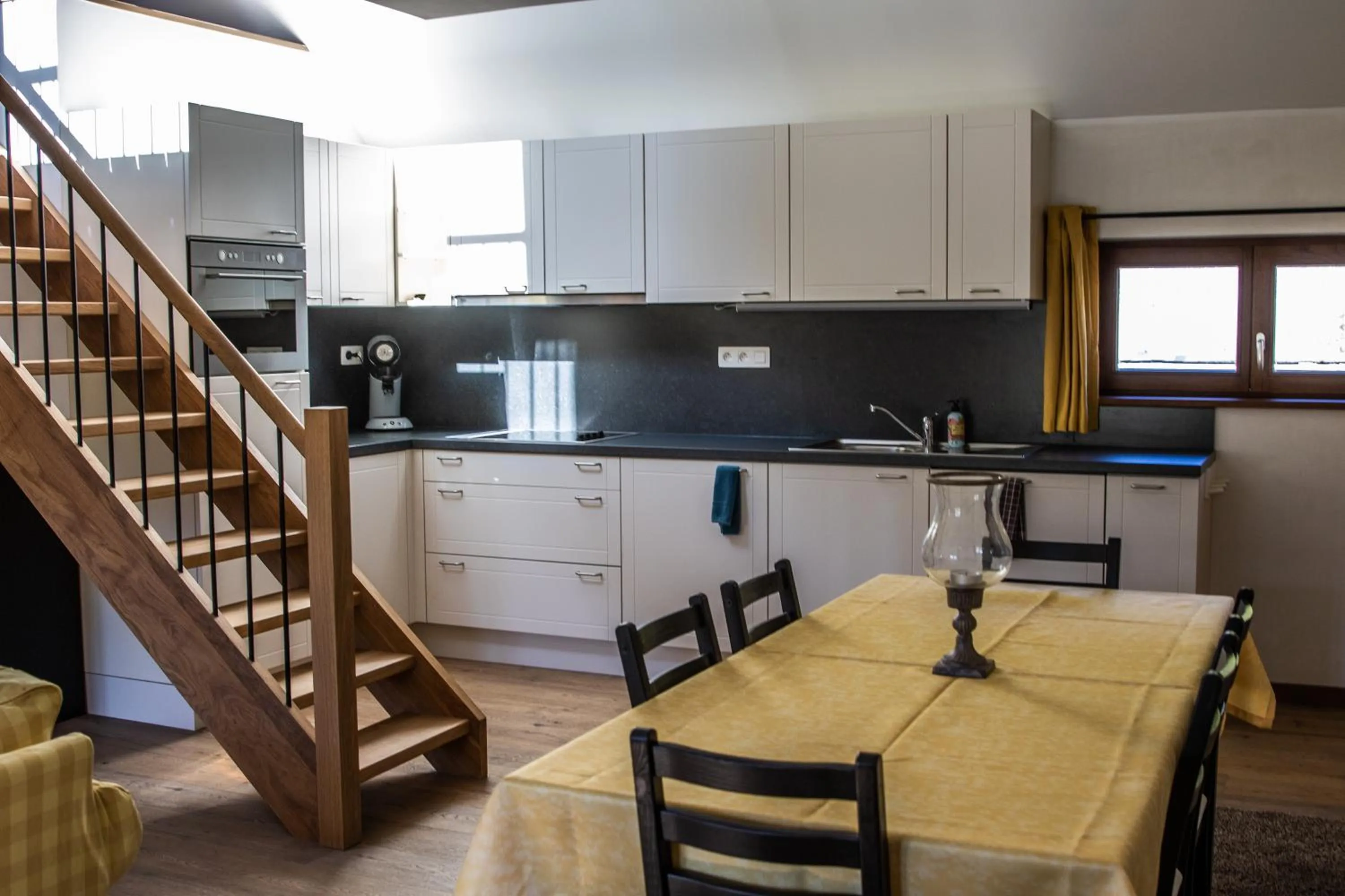 B&B Ferme de Leuze Rustieke Gîtes nabij Durbuy, eigen laadpalen