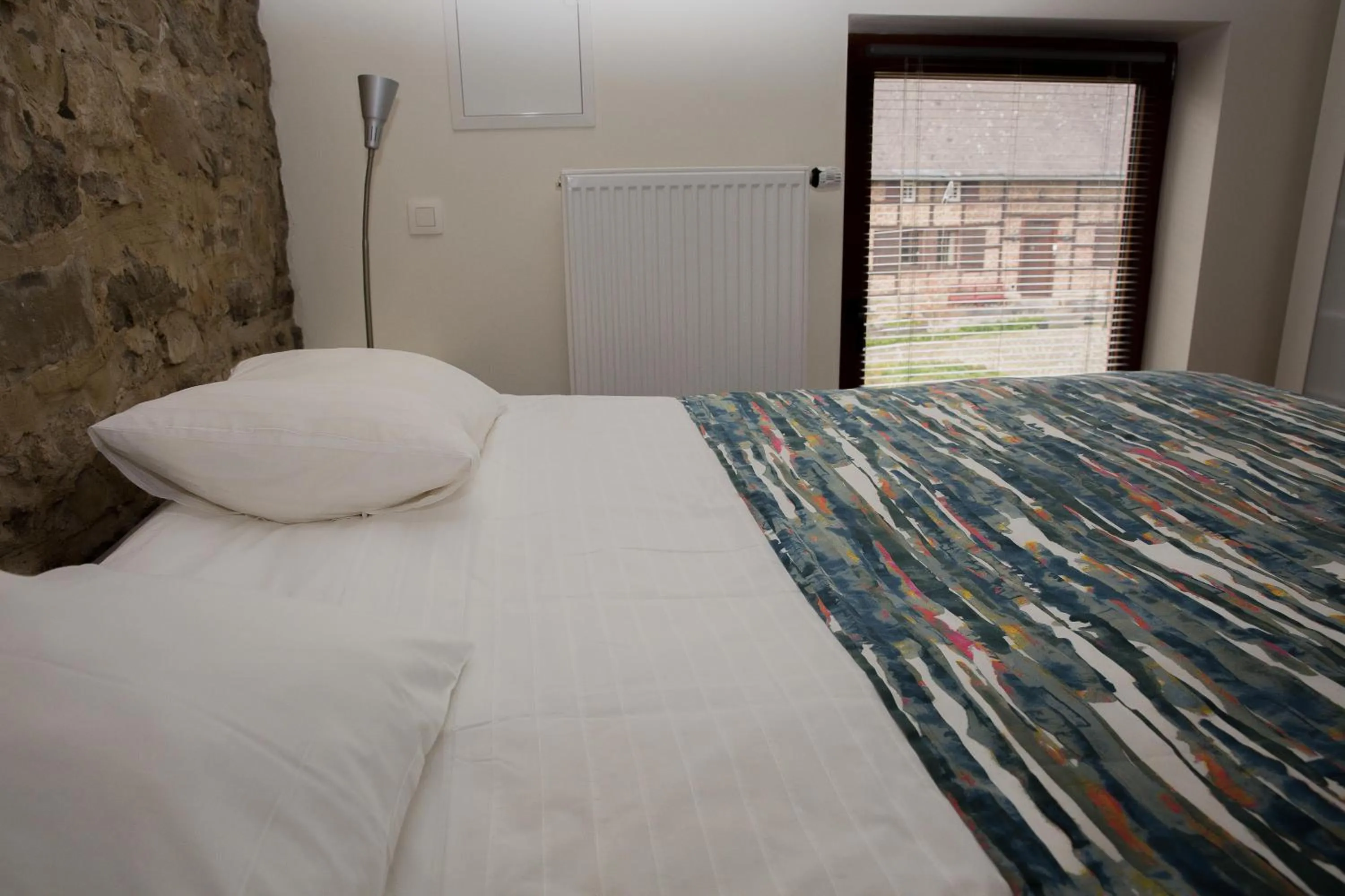 View (from property/room), Bed in B&B Ferme de Leuze Rustieke Gîtes nabij Durbuy, eigen laadpalen