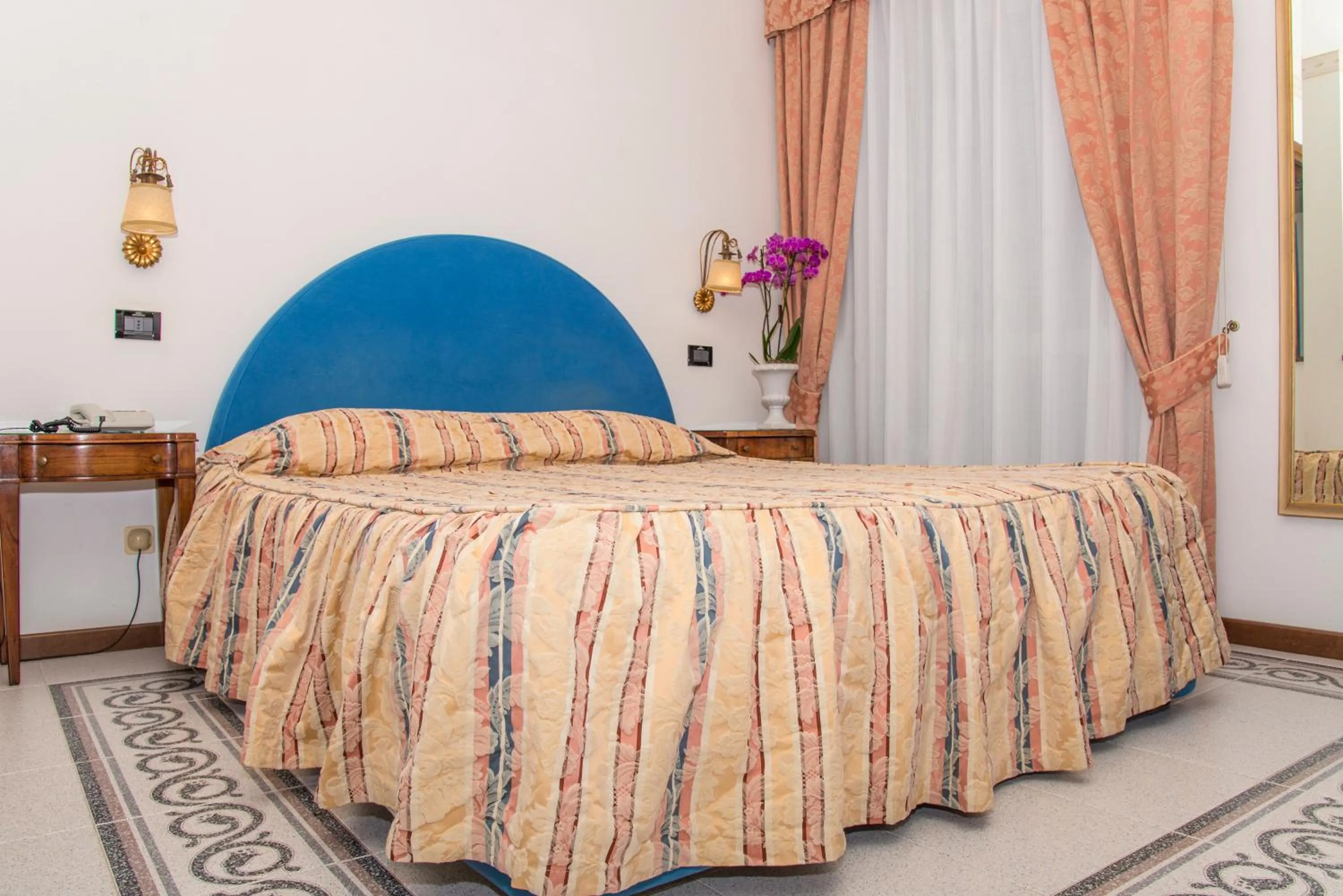 Bed in Hotel Miramare