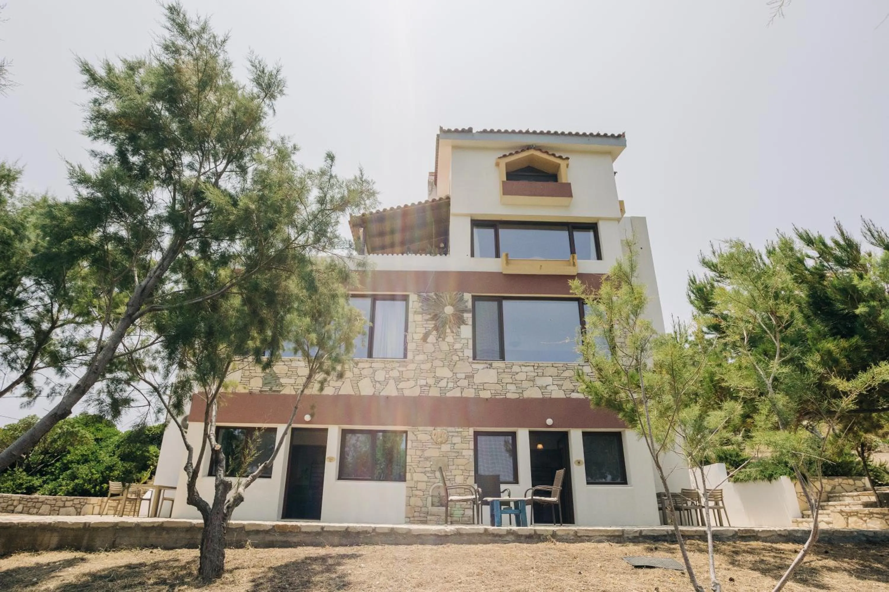 Property building in Iliatoras