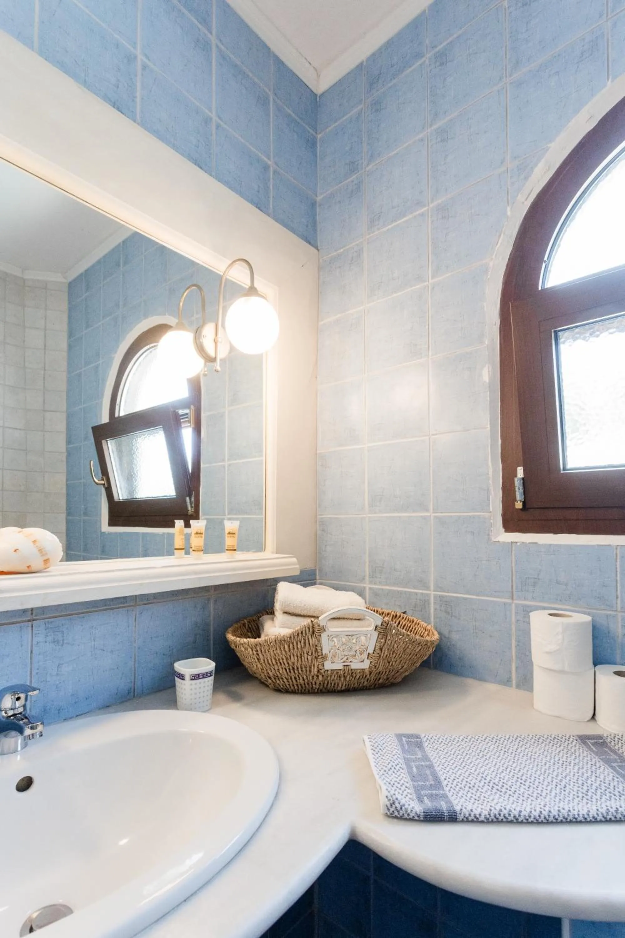 Bathroom in Iliatoras