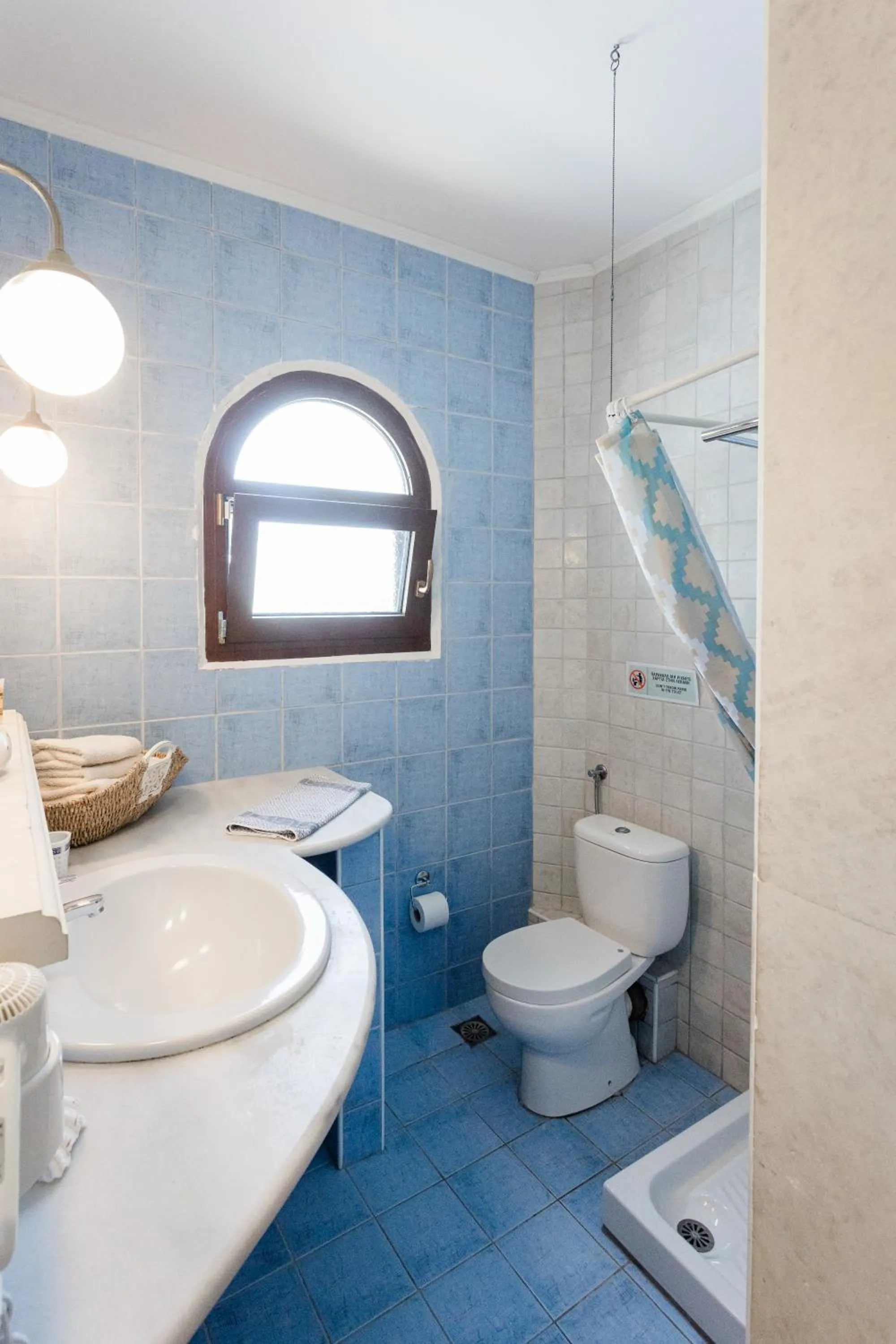 Bathroom in Iliatoras