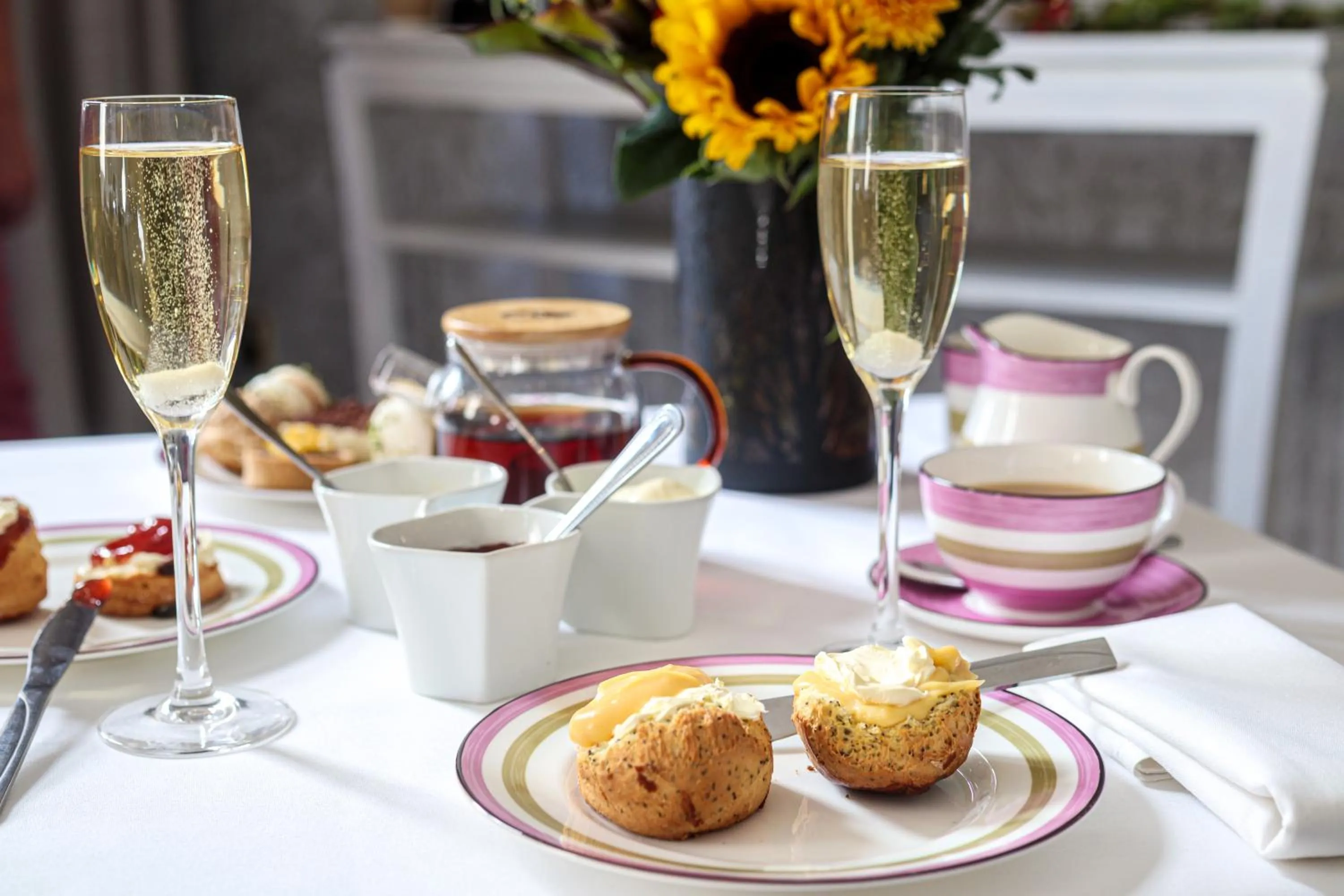 Restaurant/places to eat in Alexander House Hotel & Utopia Spa