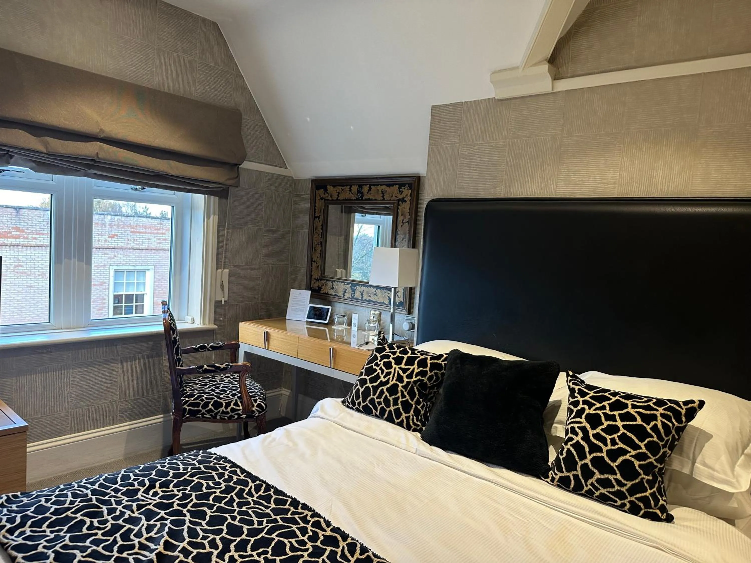 Bedroom, Bed in Alexander House Hotel & Utopia Spa