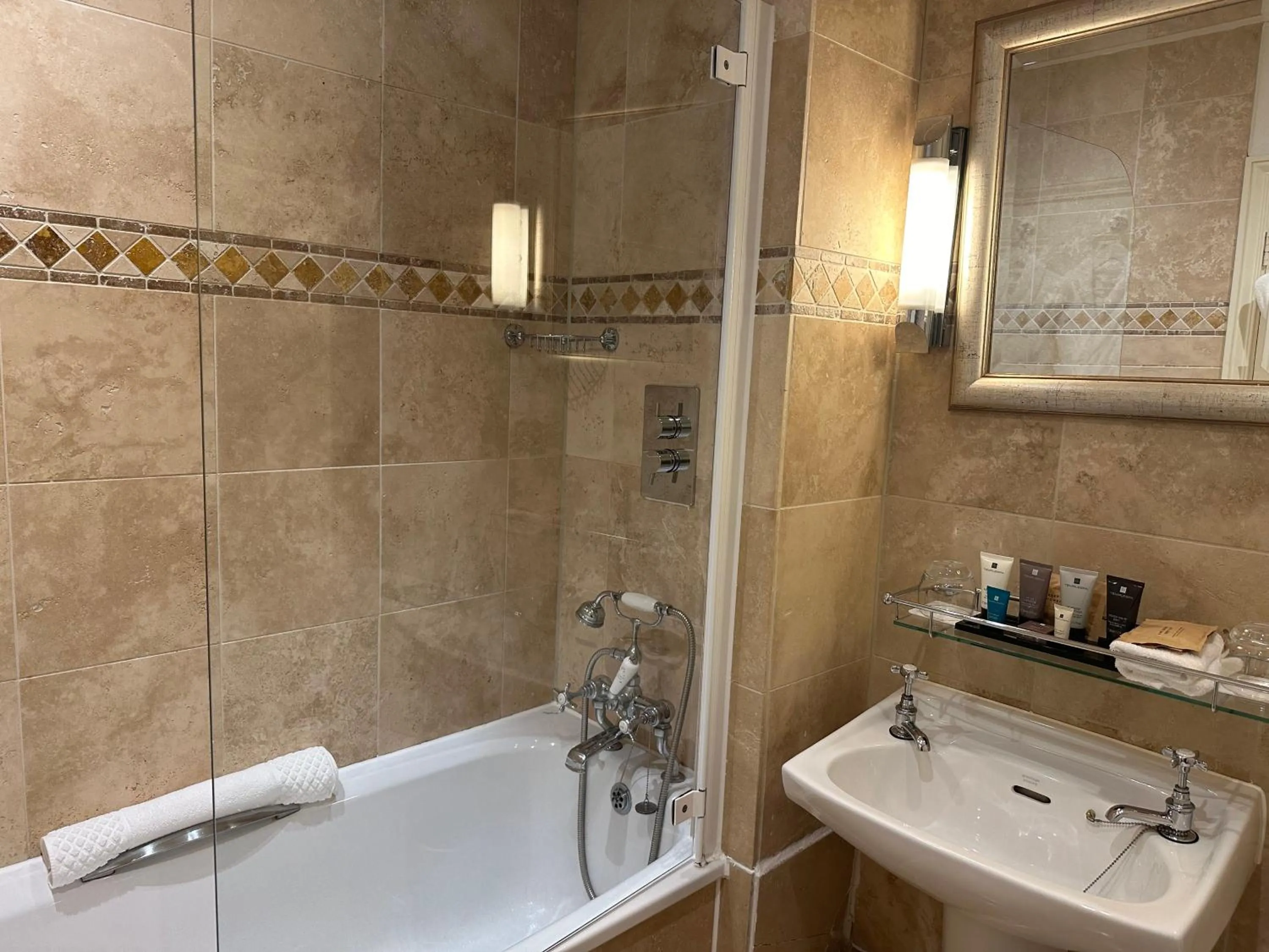 Bath in Alexander House Hotel & Utopia Spa