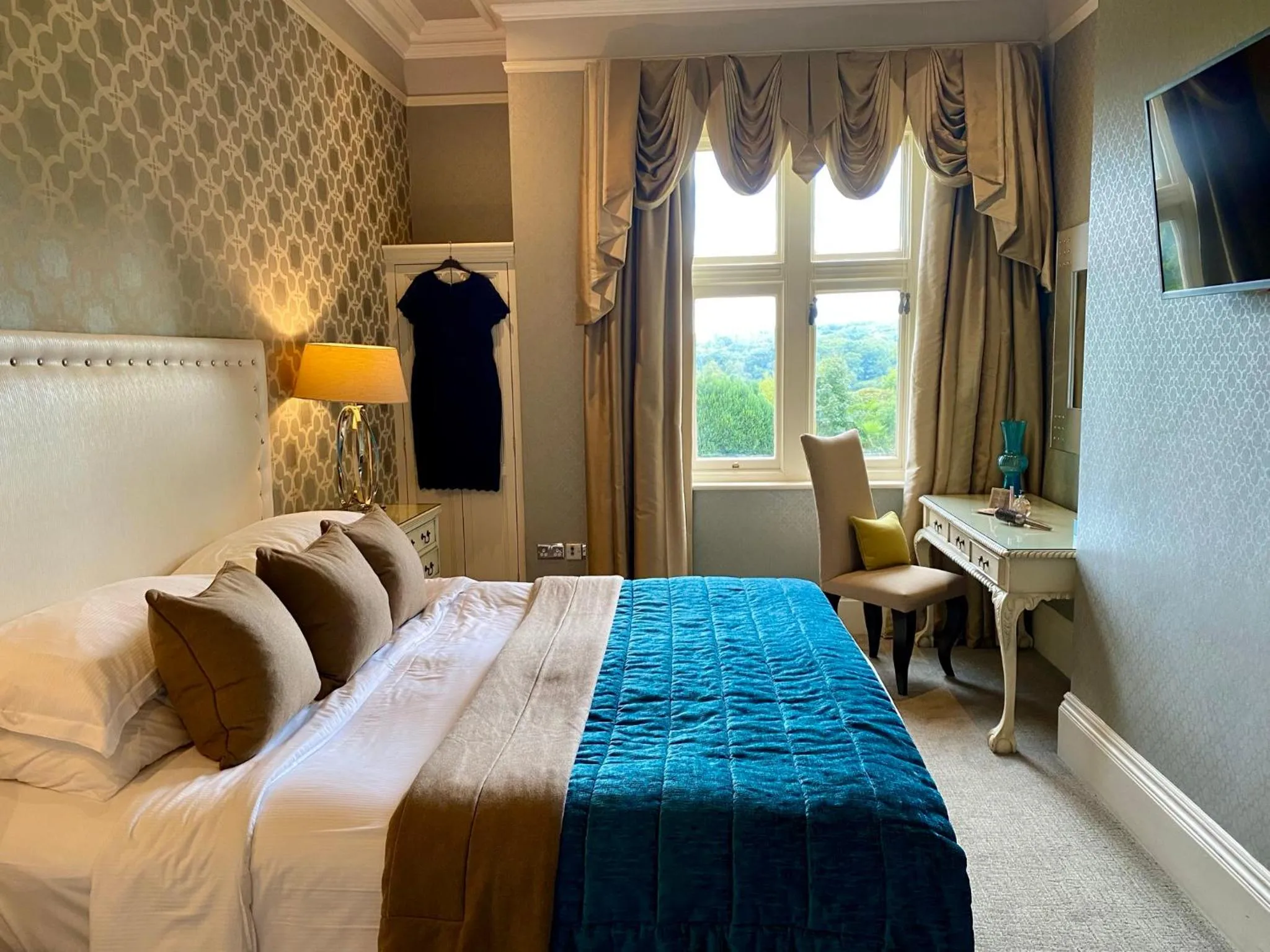 Bed in Alexander House Hotel & Utopia Spa
