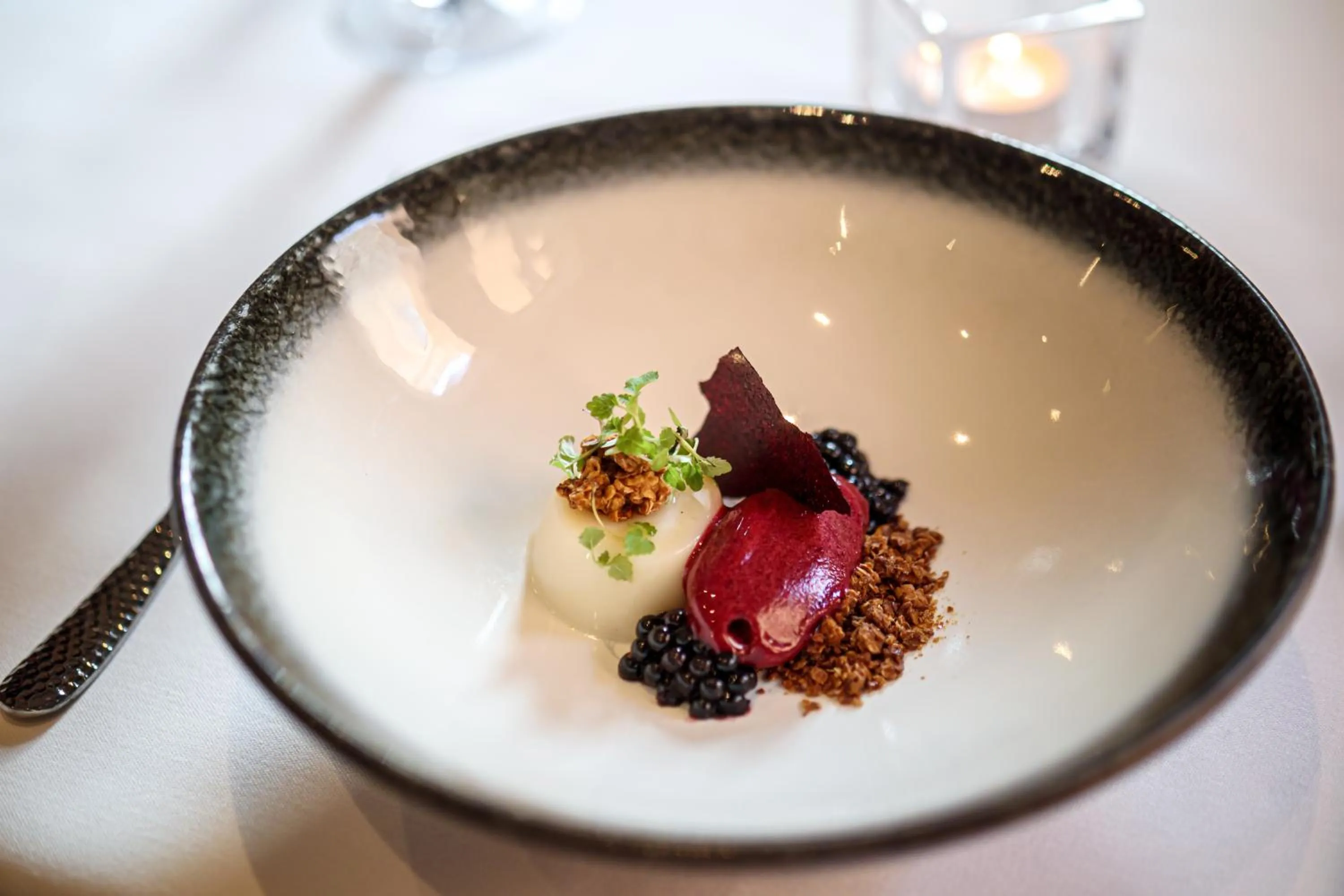 Restaurant/places to eat in Alexander House Hotel & Utopia Spa