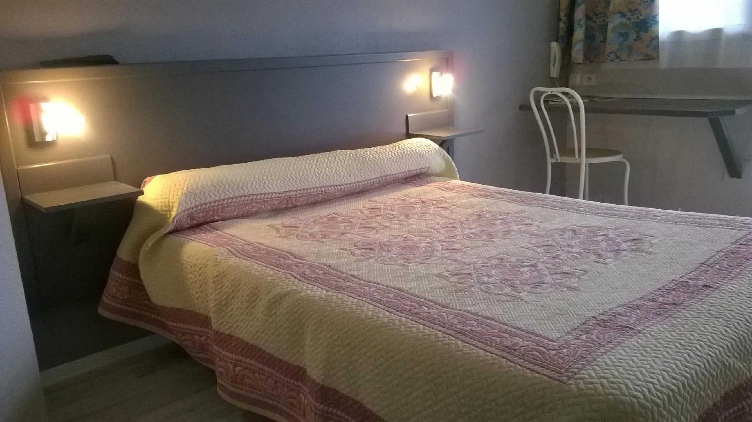 Bedroom, Bed in Riv'Hotel