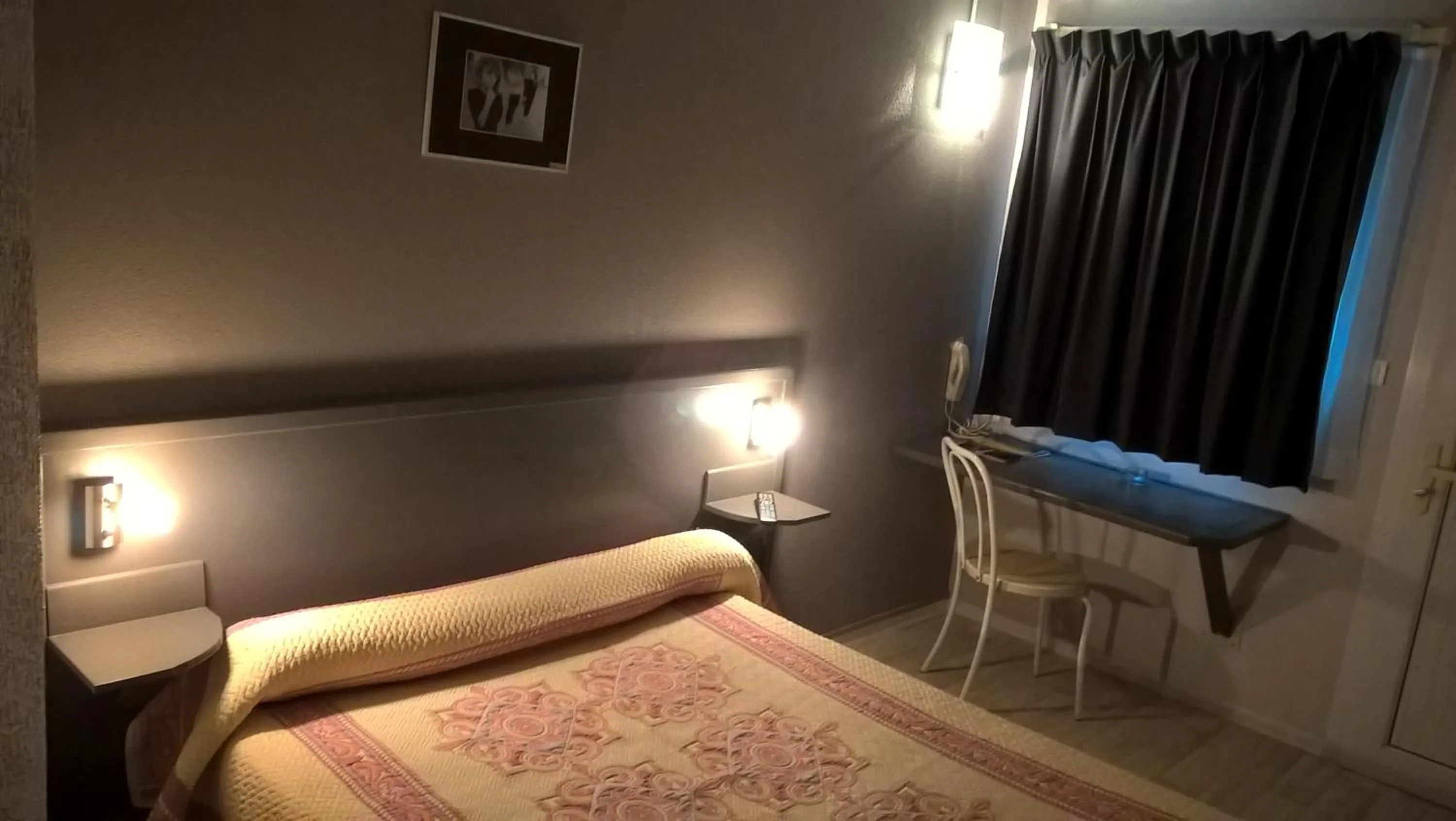 Photo of the whole room, Bed in Riv'Hotel