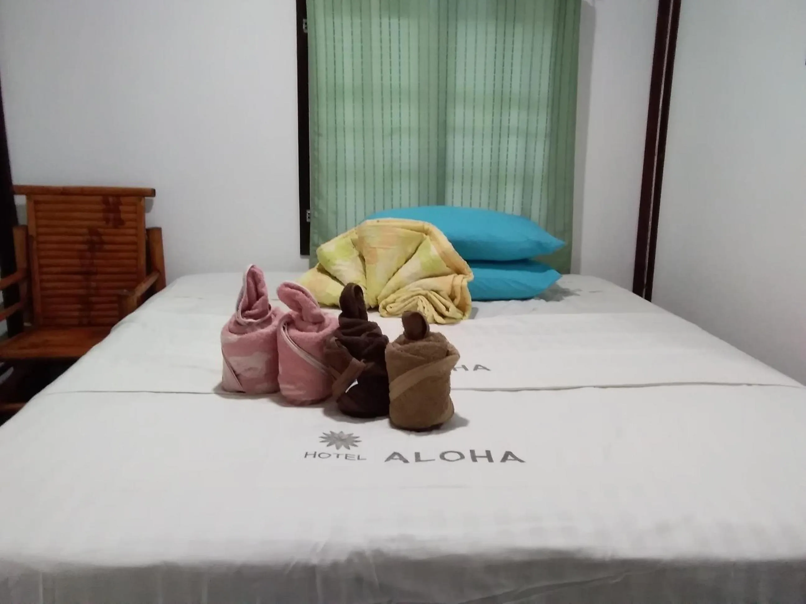 Bed in Comon Bungalow HaadChaoPhao