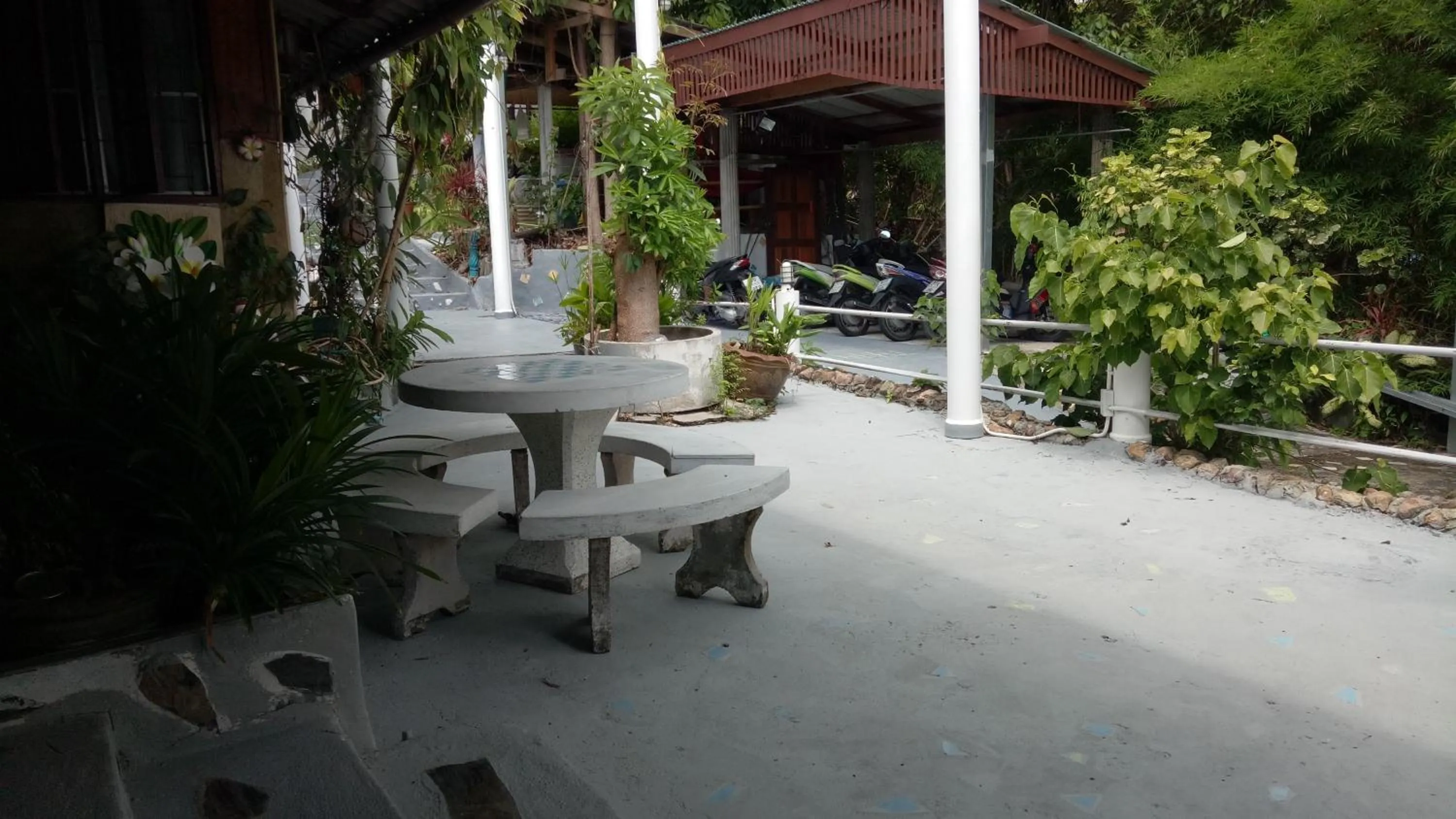 Patio in Comon Bungalow HaadChaoPhao