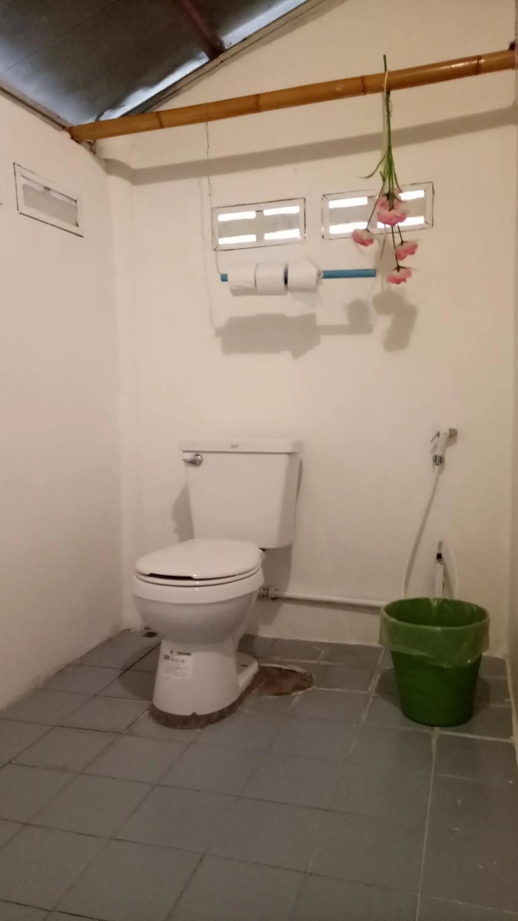 Toilet in Comon Bungalow HaadChaoPhao