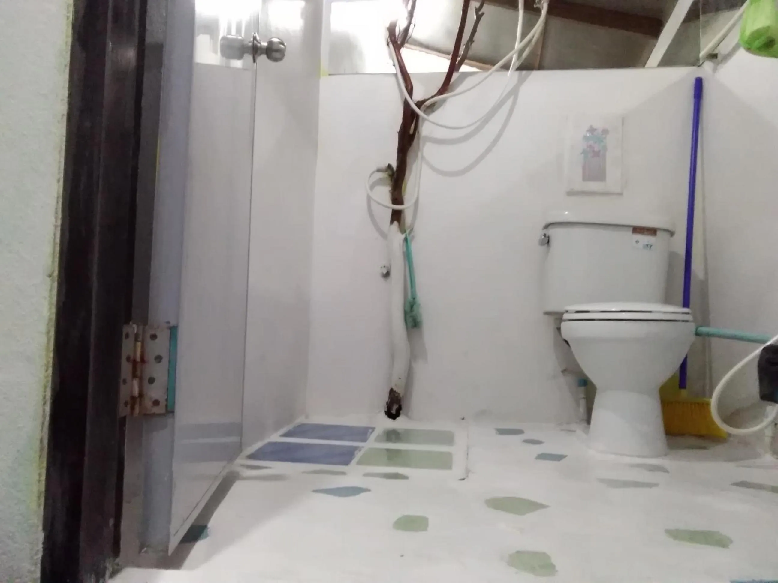 Shower in Comon Bungalow HaadChaoPhao