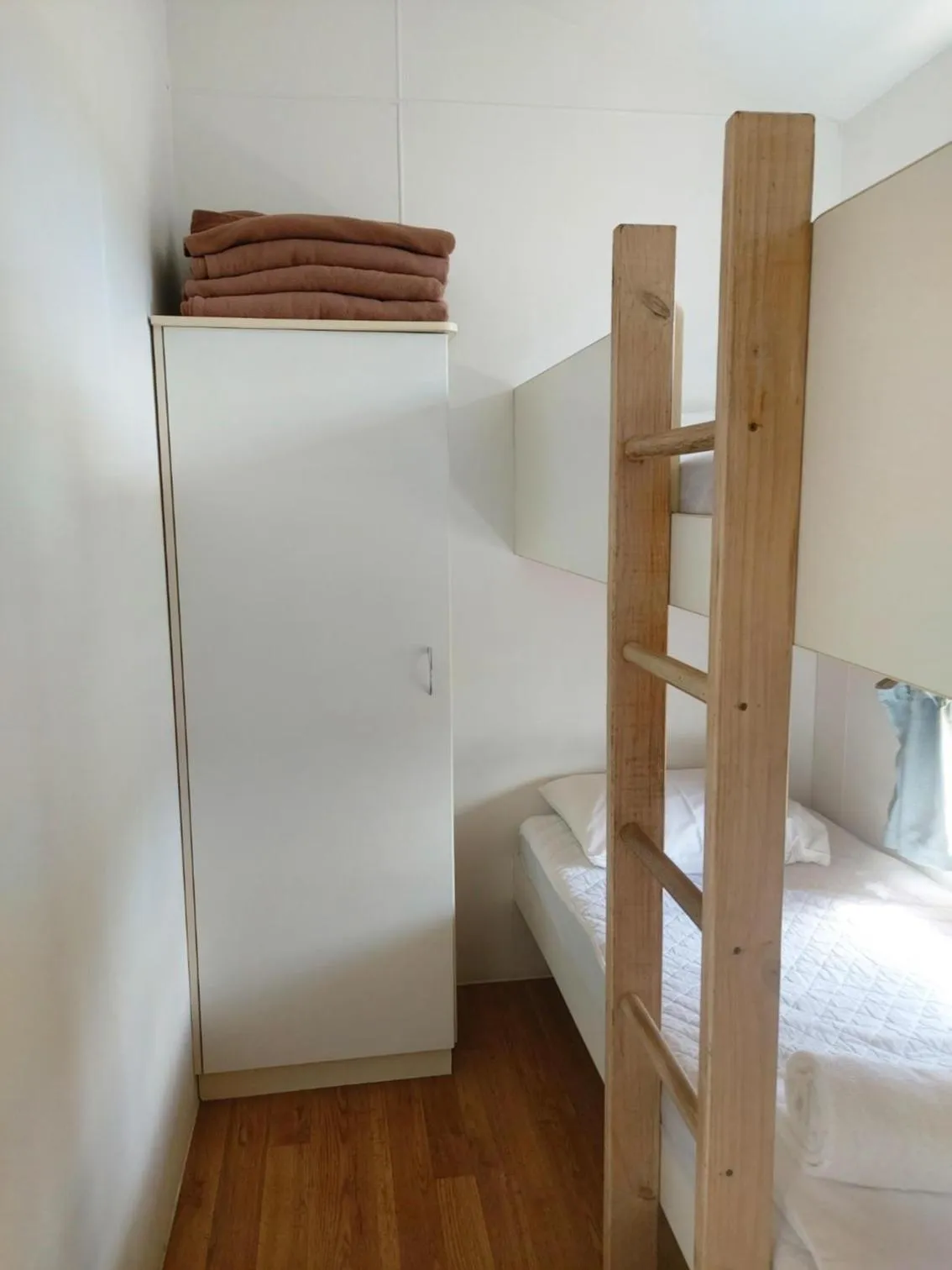 bunk bed, Bed in Stoney Park Holiday Park