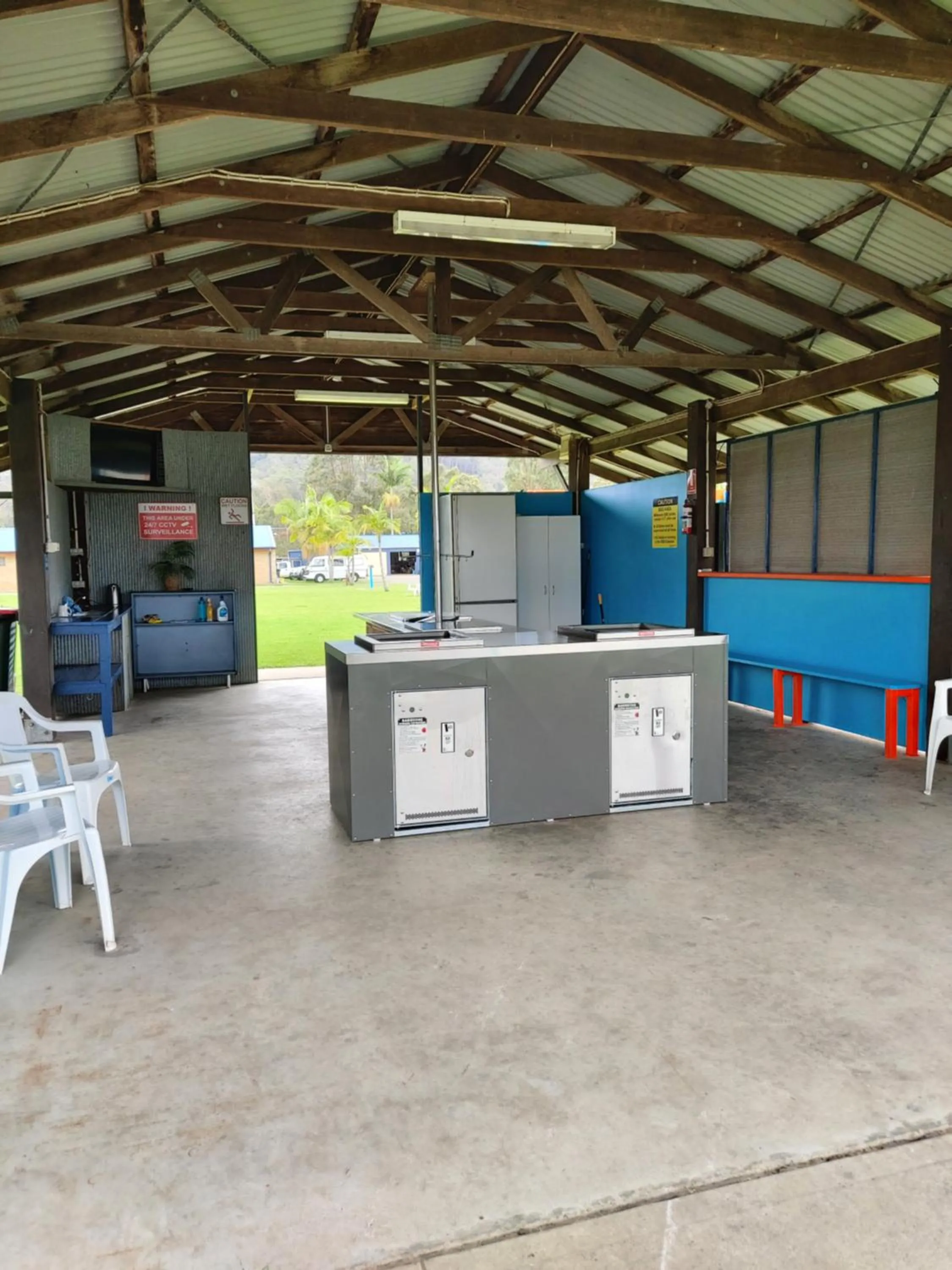 Communal kitchen in Stoney Park Holiday Park