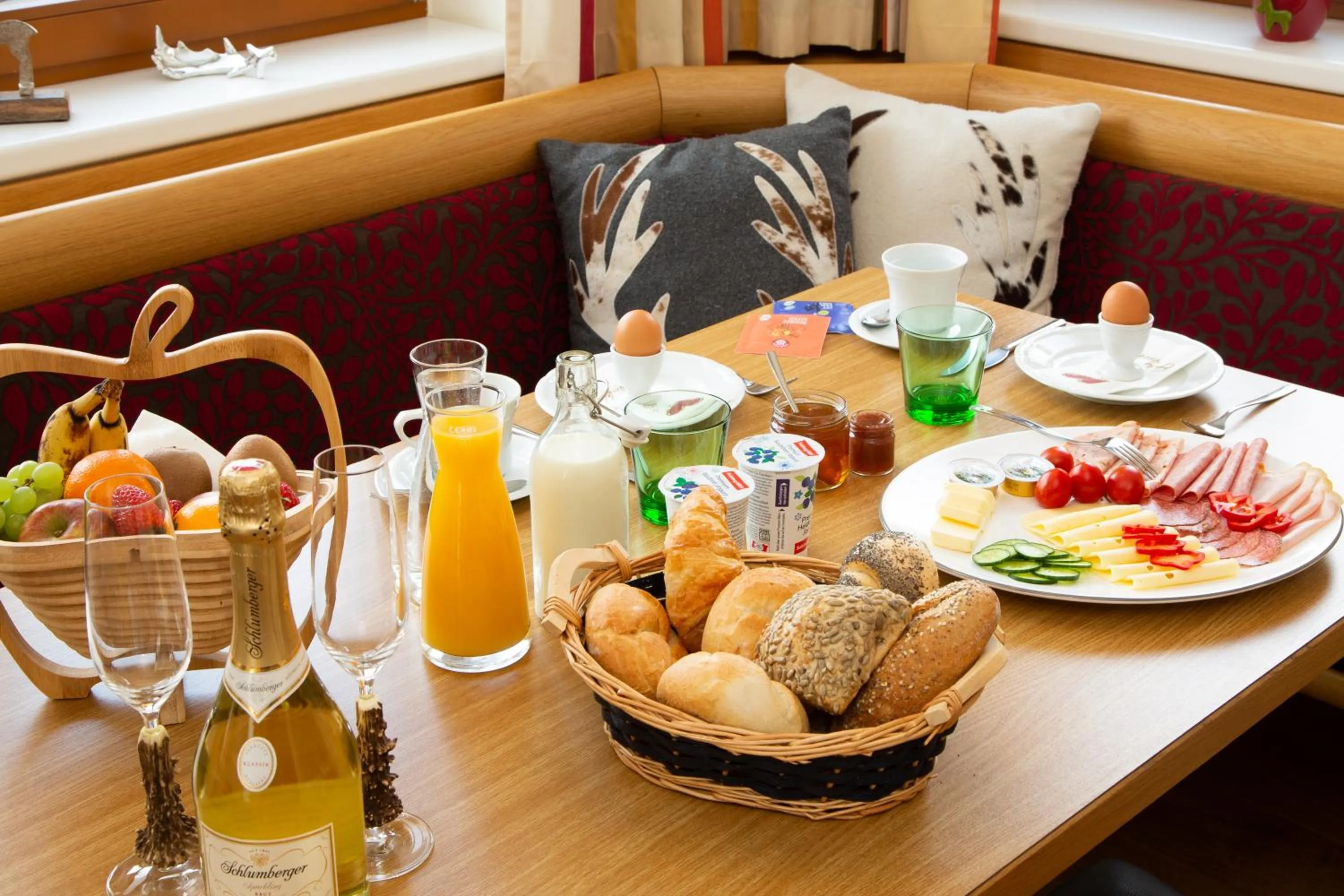 Breakfast in Aparthotel Hirschenau