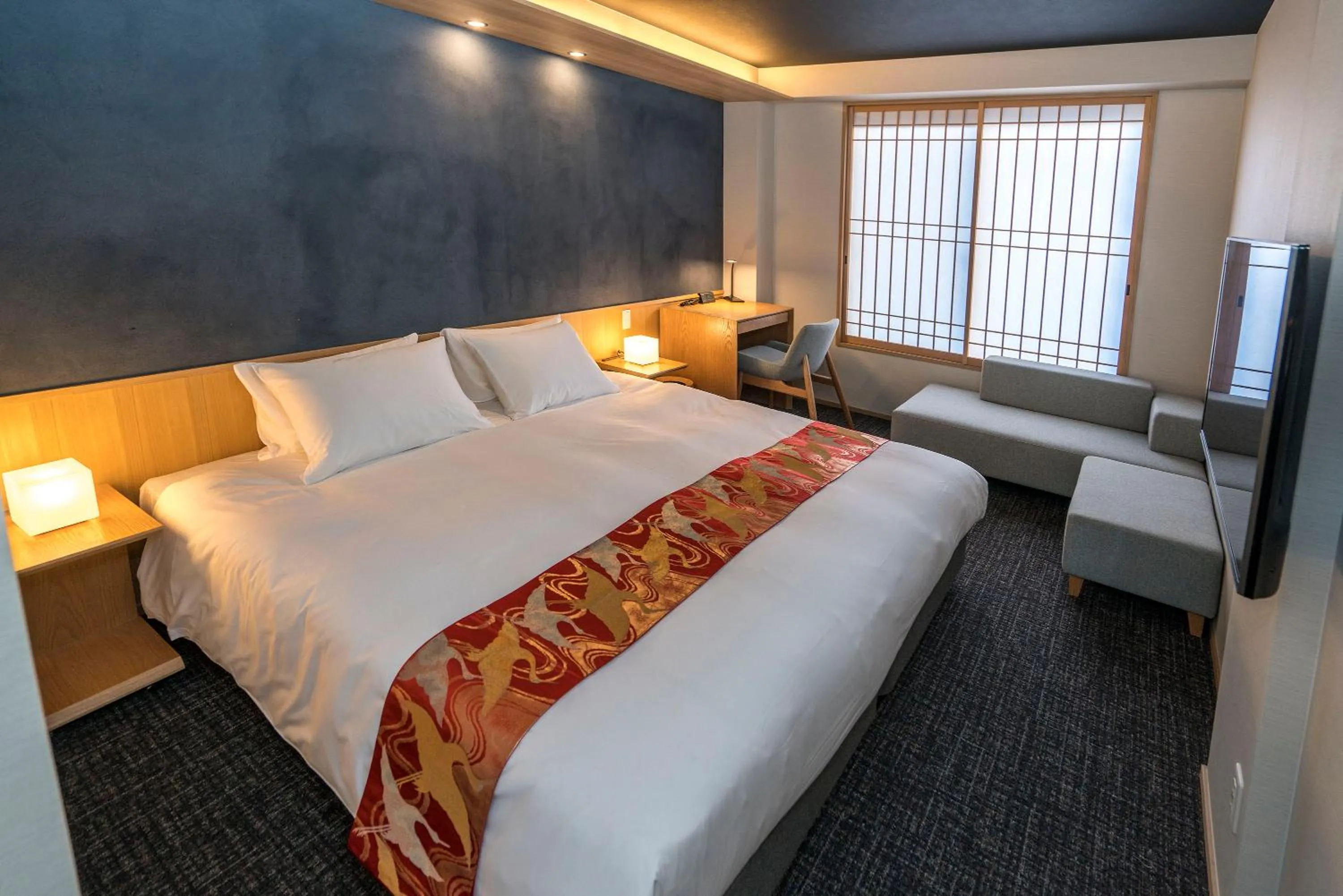 Photo of the whole room, Bed in Miru Kyoto Nishiki