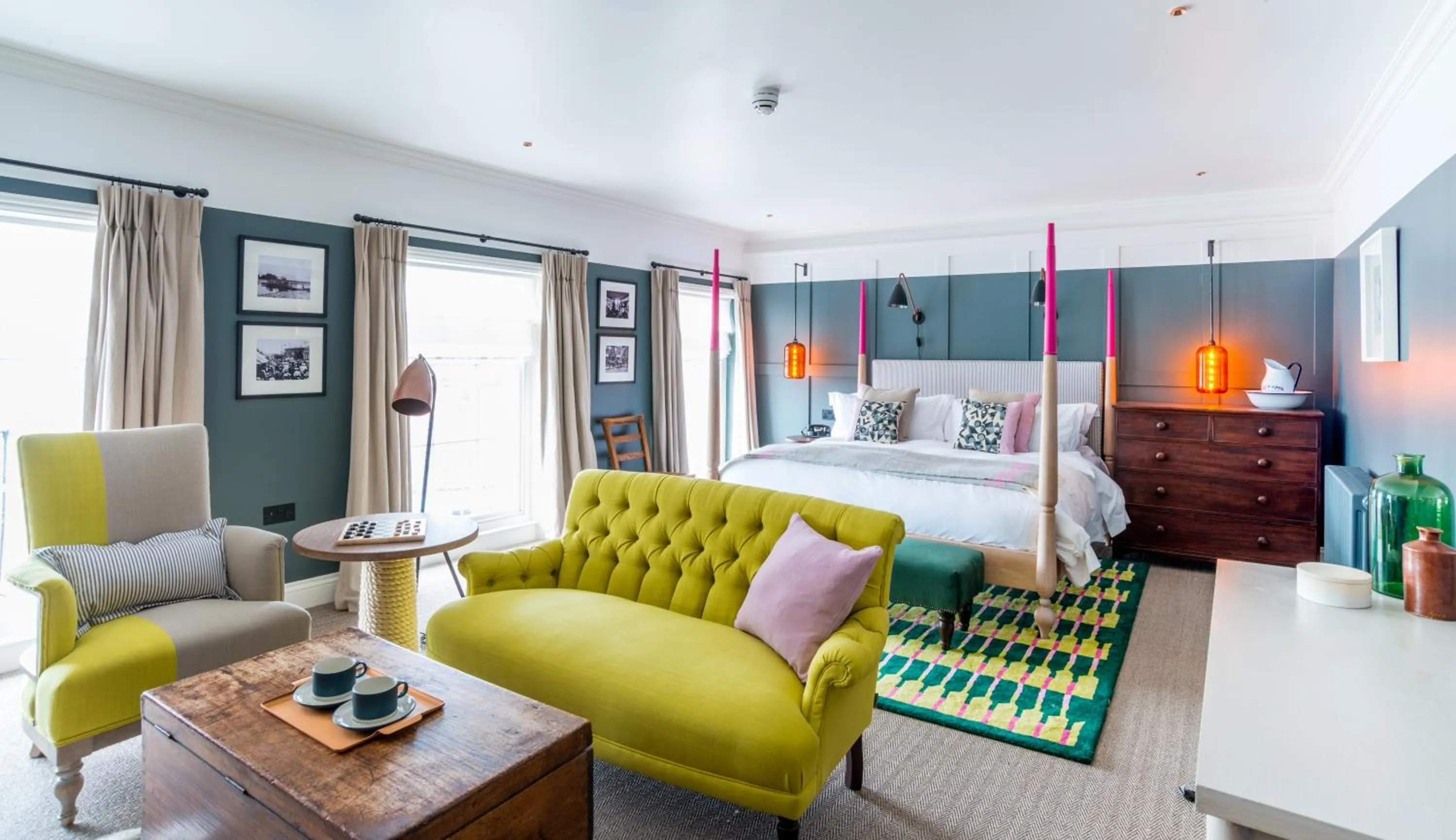 Photo of the whole room, Bed in The Swan Hotel