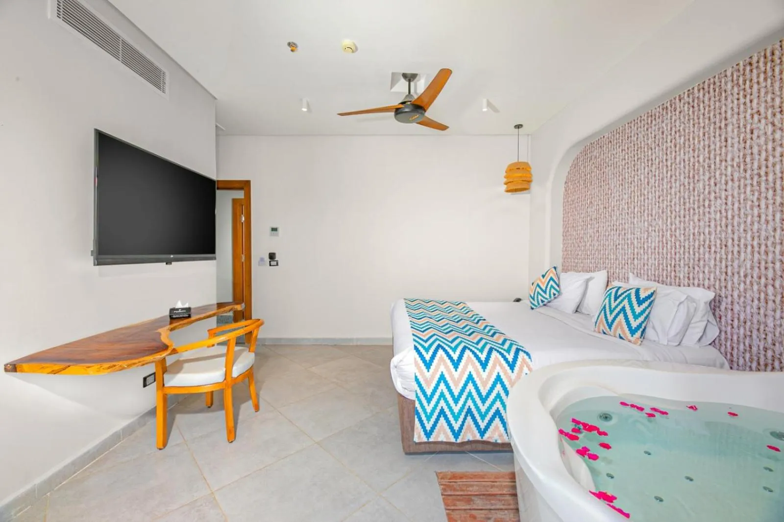 Bed in Panorama Bungalows Resort El Gouna