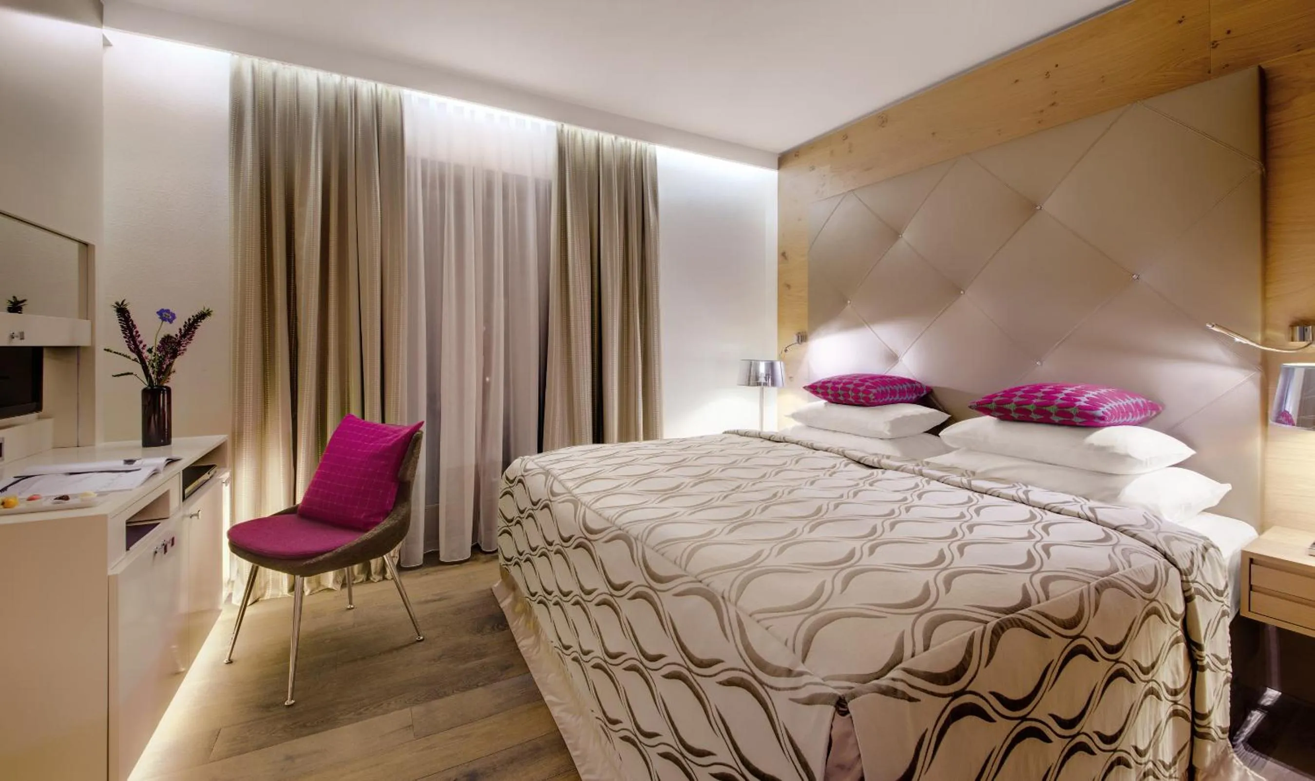 Photo of the whole room, Bed in Giardino Mountain