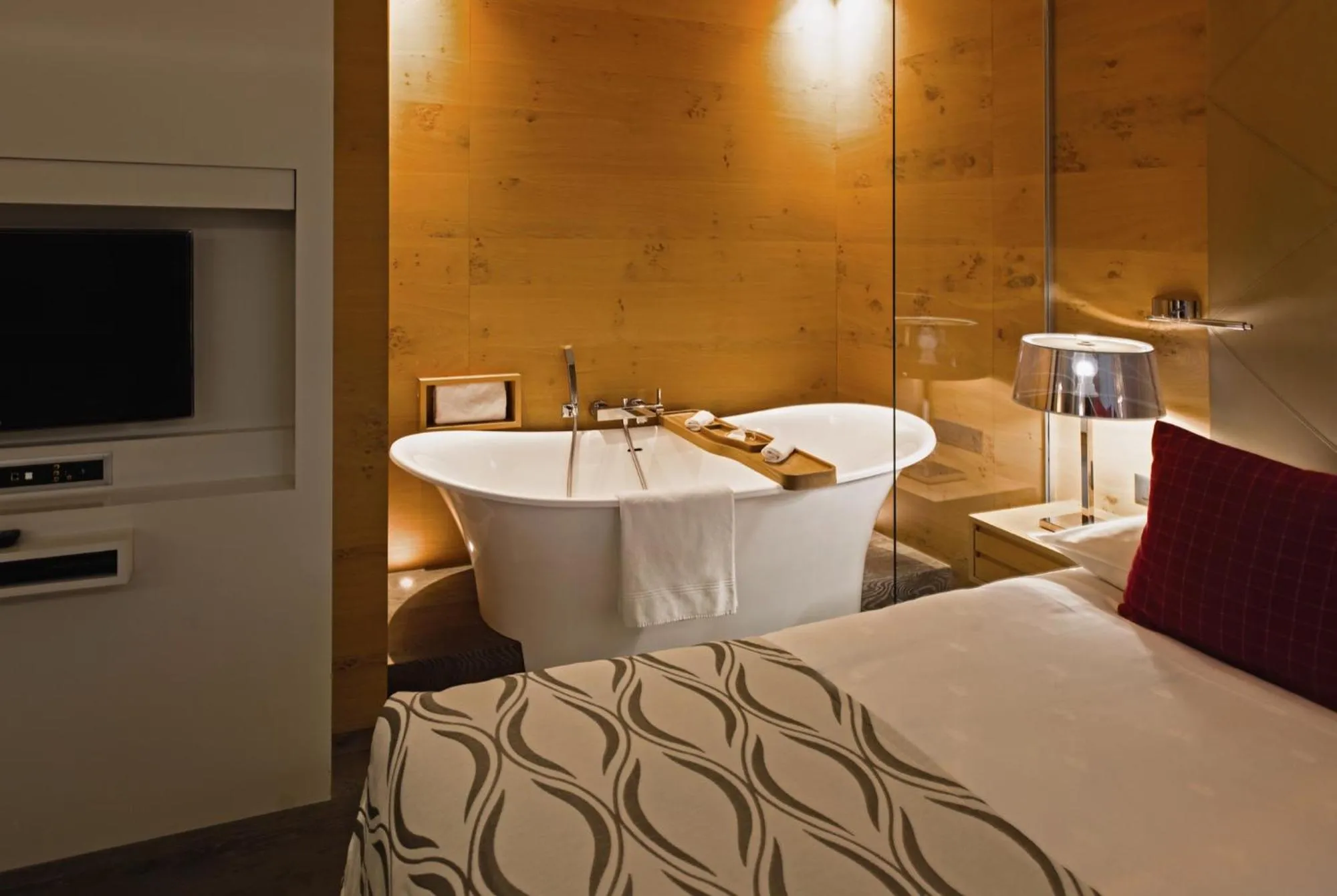 Photo of the whole room, Bed in Giardino Mountain