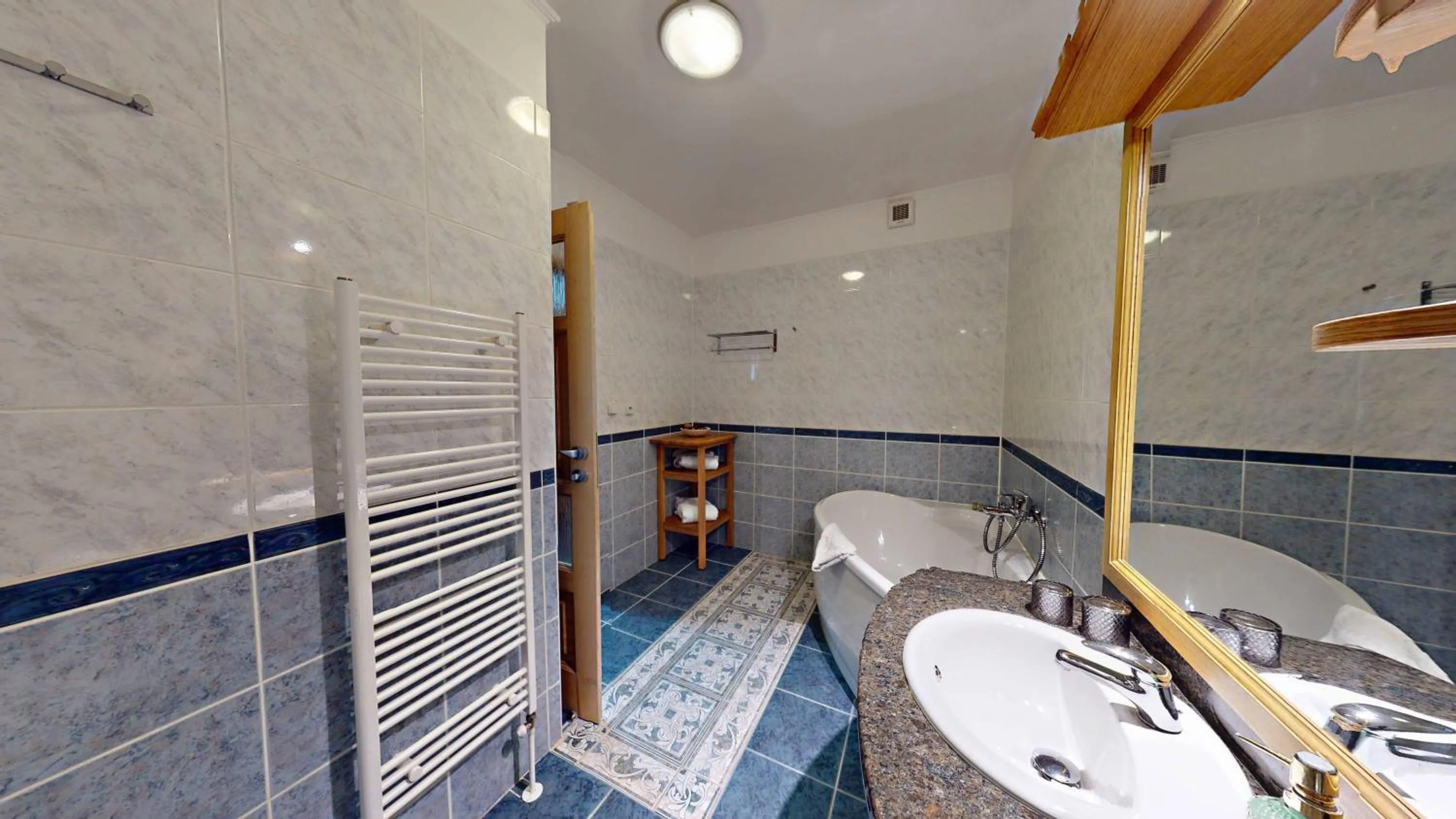 Bathroom in Hotel Diana