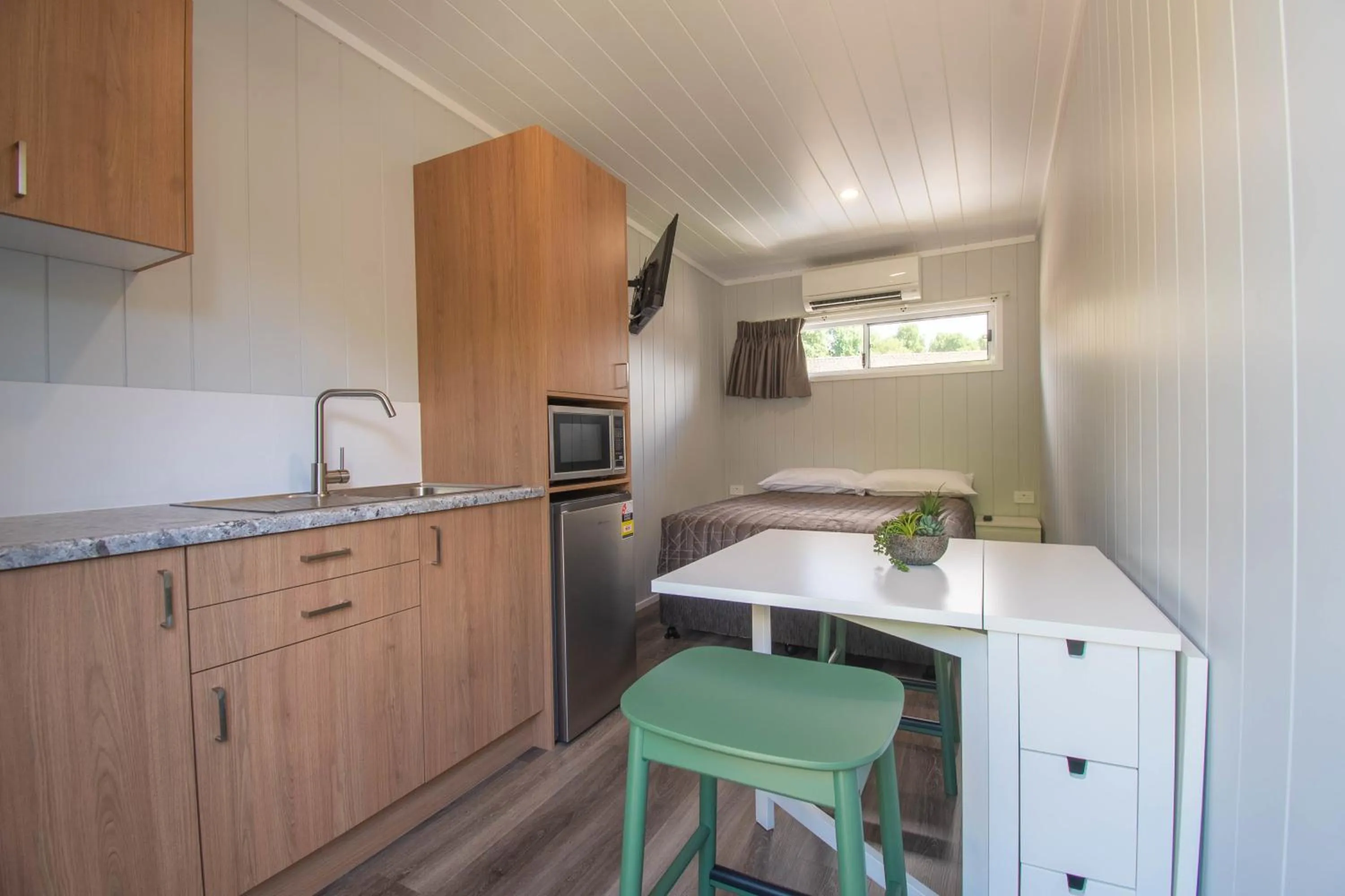 Bed in Gundagai Tourist Suites