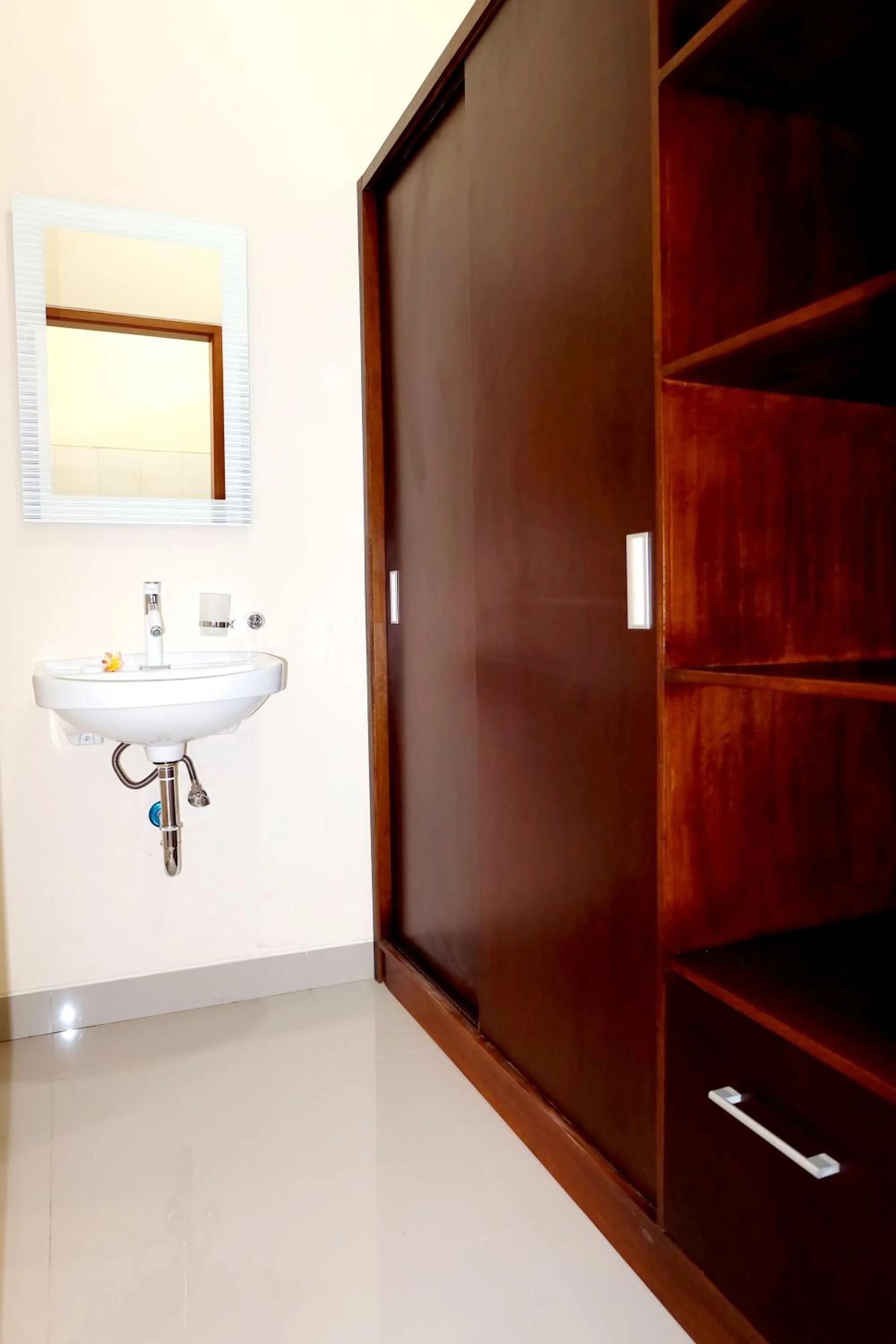 Area and facilities in Tom's Inn Pecatu