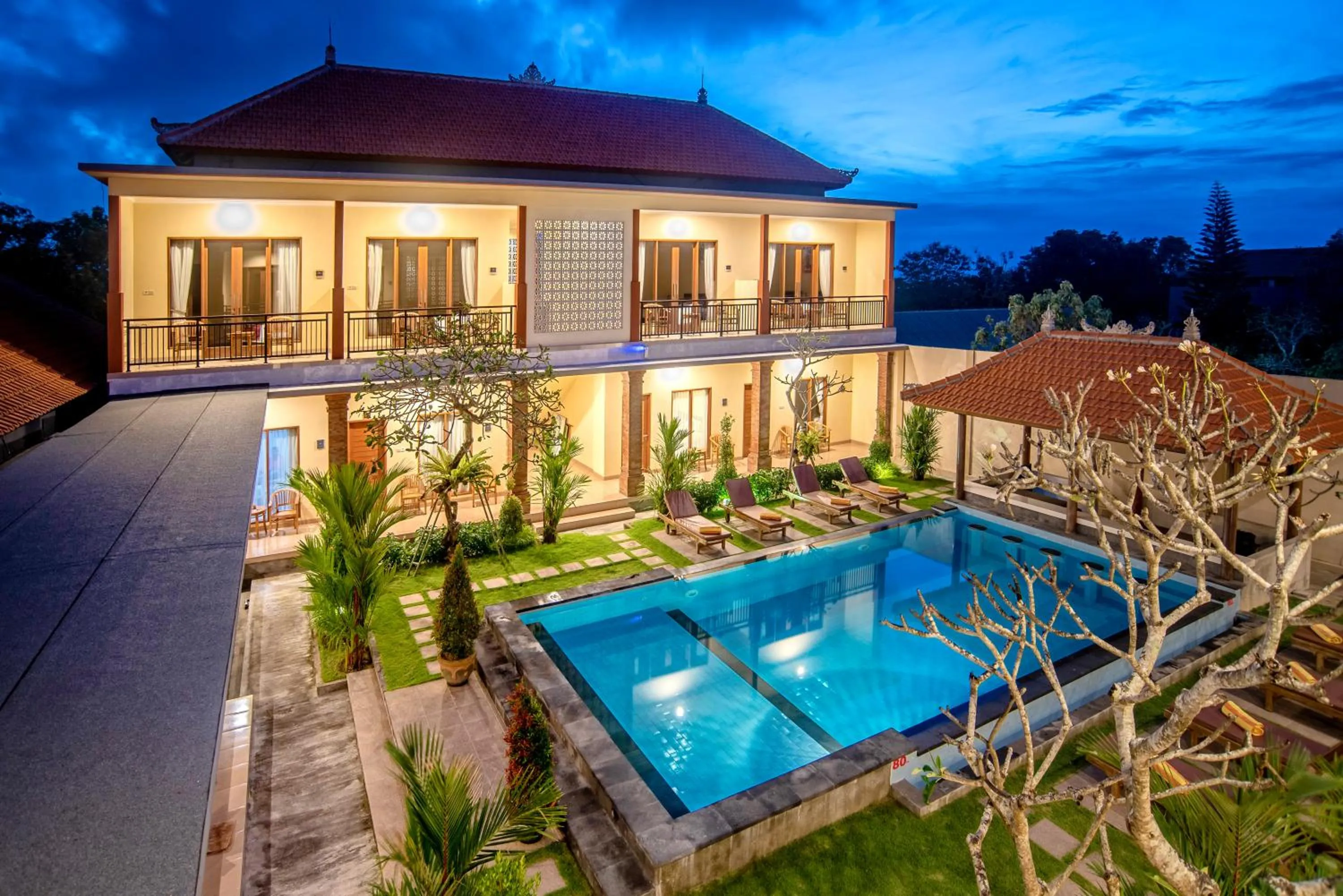 Swimming pool in Tom's Inn Pecatu